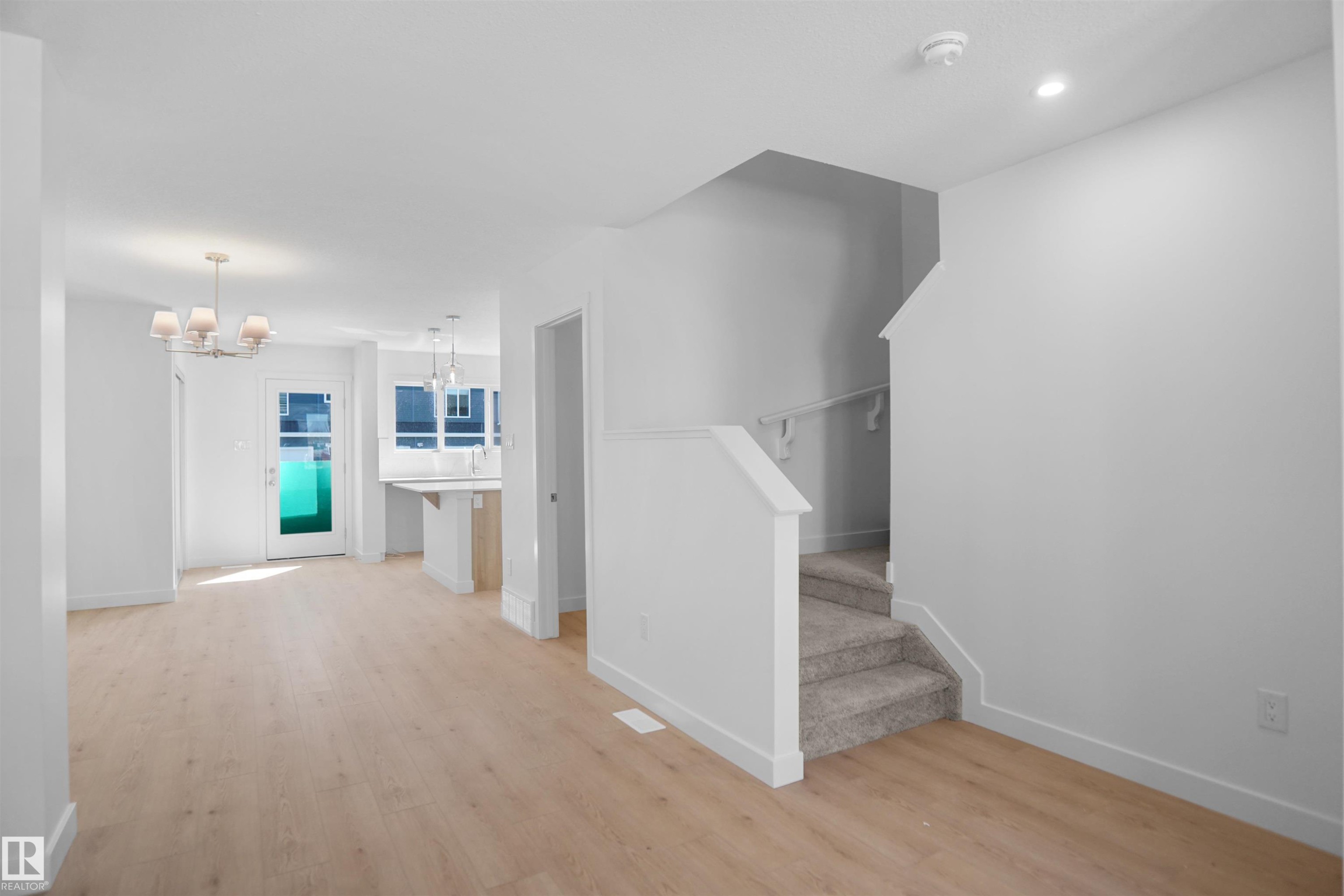 19451 22 Avenue, Edmonton, AB - Indoor Photo Showing Other Room