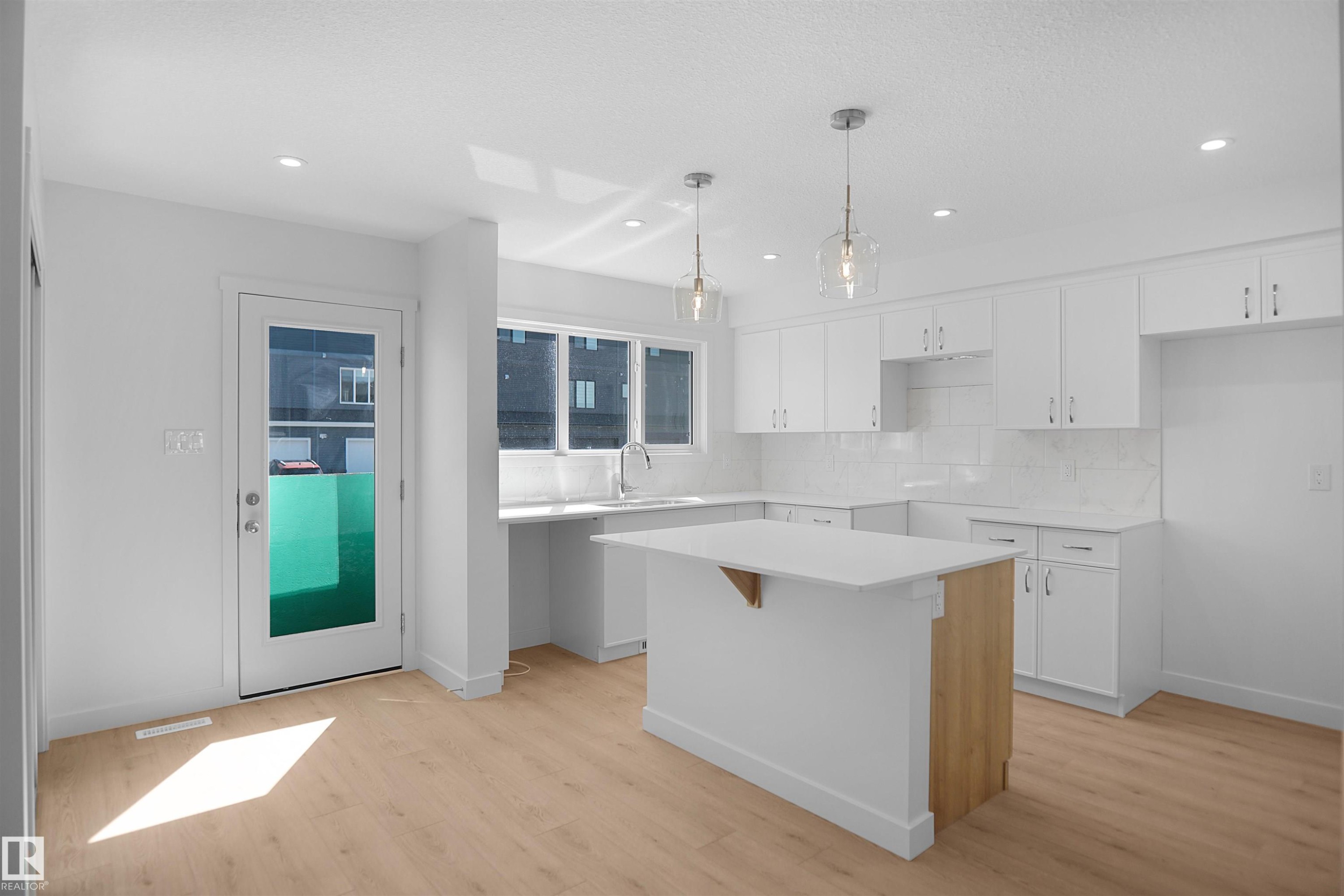19451 22 Avenue, Edmonton, AB - Indoor Photo Showing Kitchen With Upgraded Kitchen