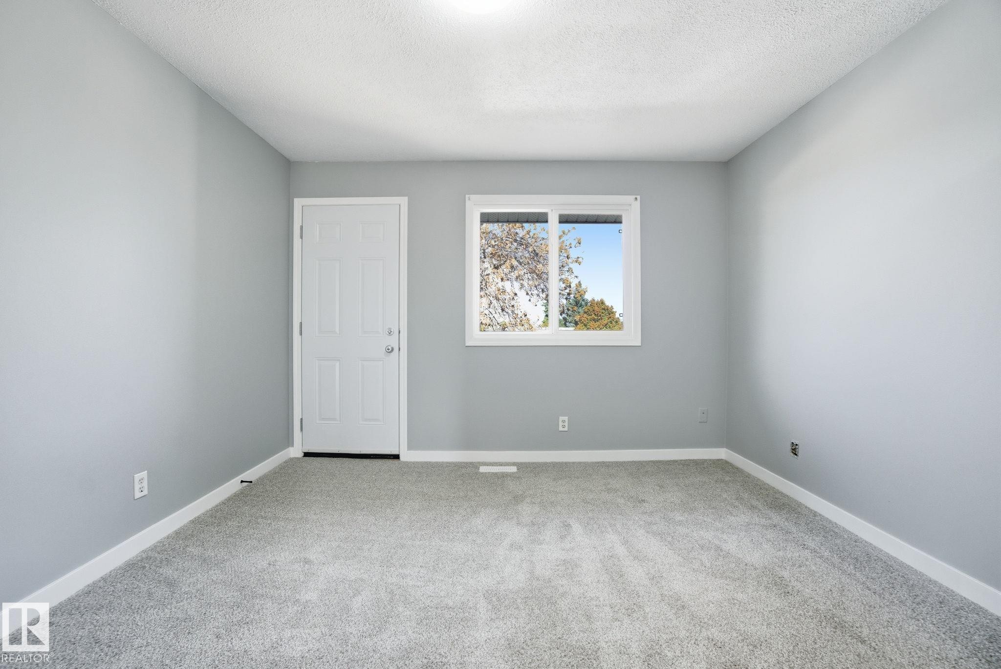 8117 132A Avenue, Edmonton, AB - Indoor Photo Showing Other Room
