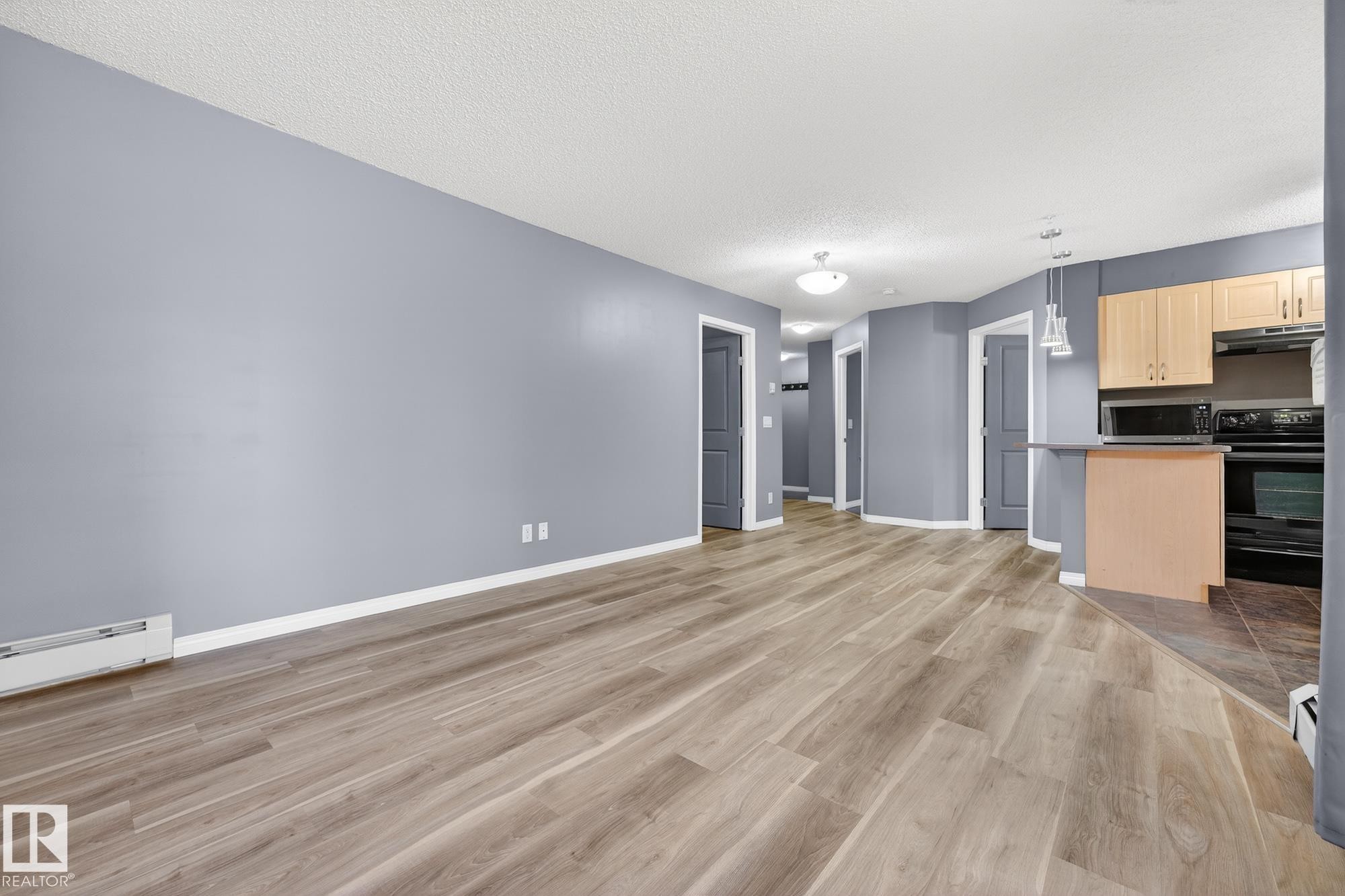 102 11445 Ellerslie Road Sw, Edmonton, AB - Indoor Photo Showing Kitchen