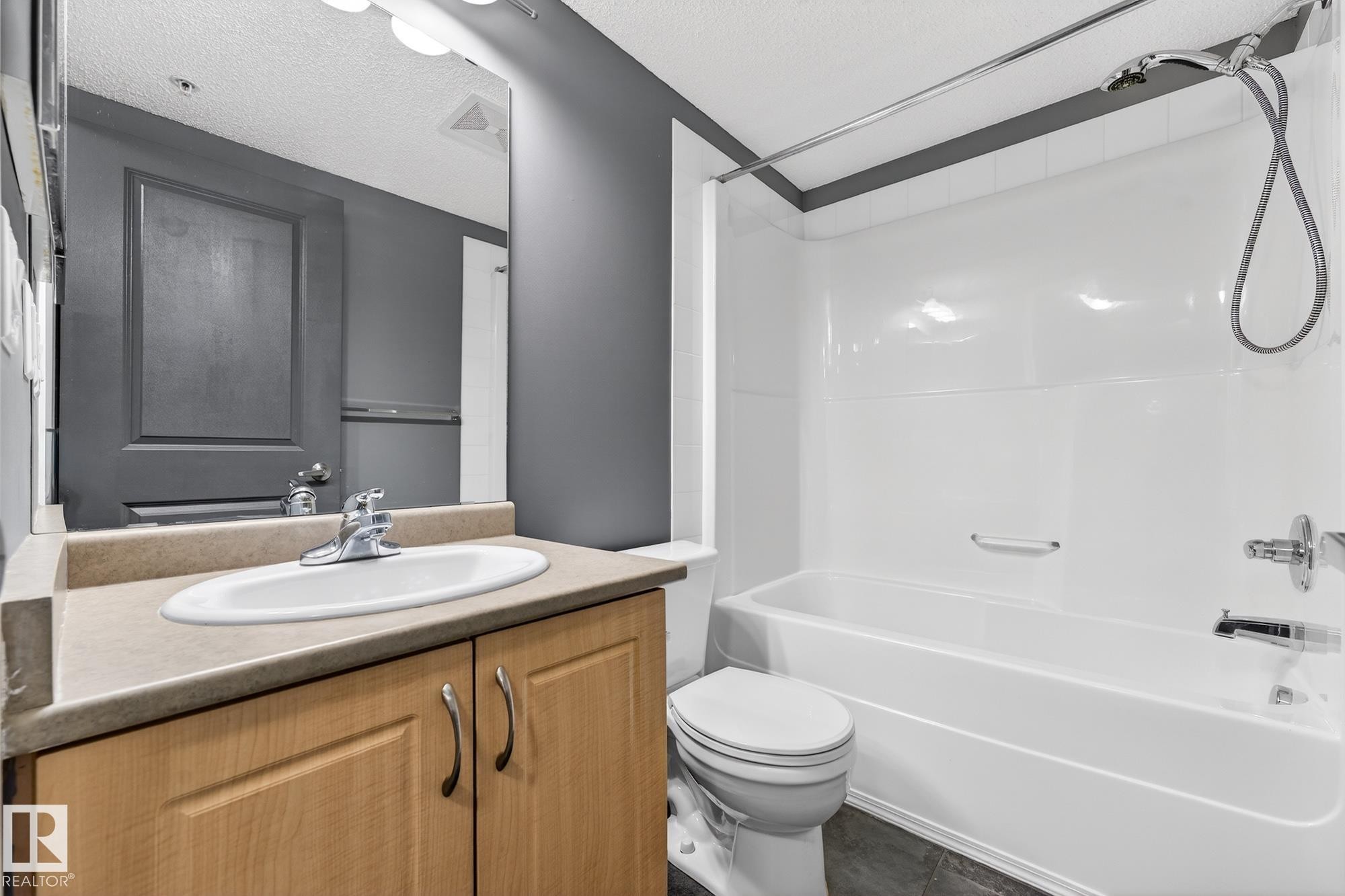102 11445 Ellerslie Road Sw, Edmonton, AB - Indoor Photo Showing Bathroom