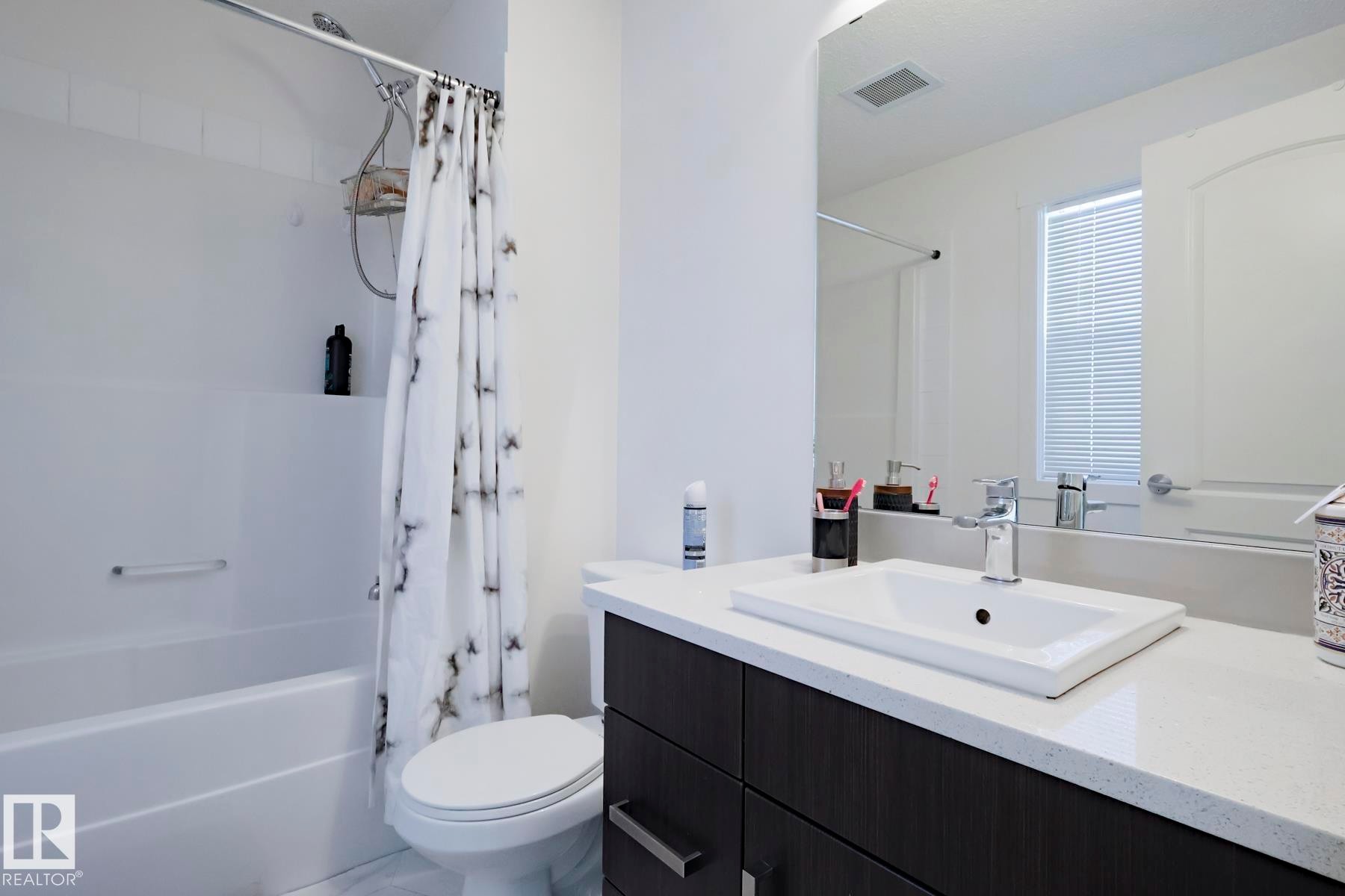 312 667 Watt Boulevard, Edmonton, AB - Indoor Photo Showing Bathroom