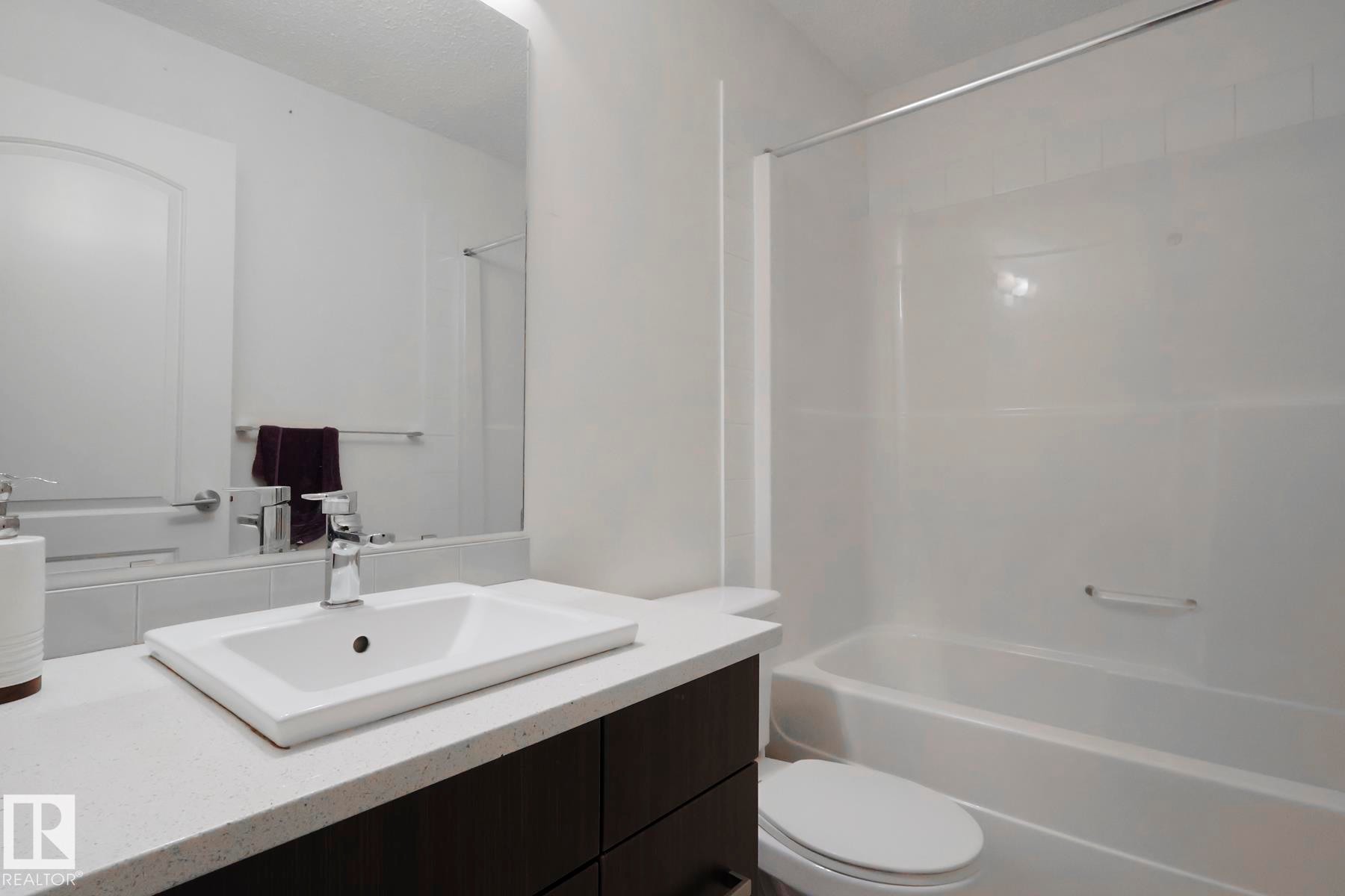 312 667 Watt Boulevard, Edmonton, AB - Indoor Photo Showing Bathroom