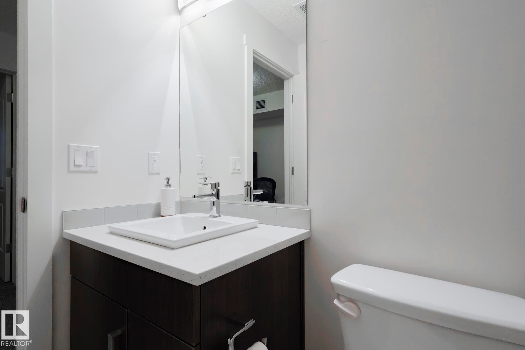 312 667 Watt Boulevard, Edmonton, AB - Indoor Photo Showing Bathroom