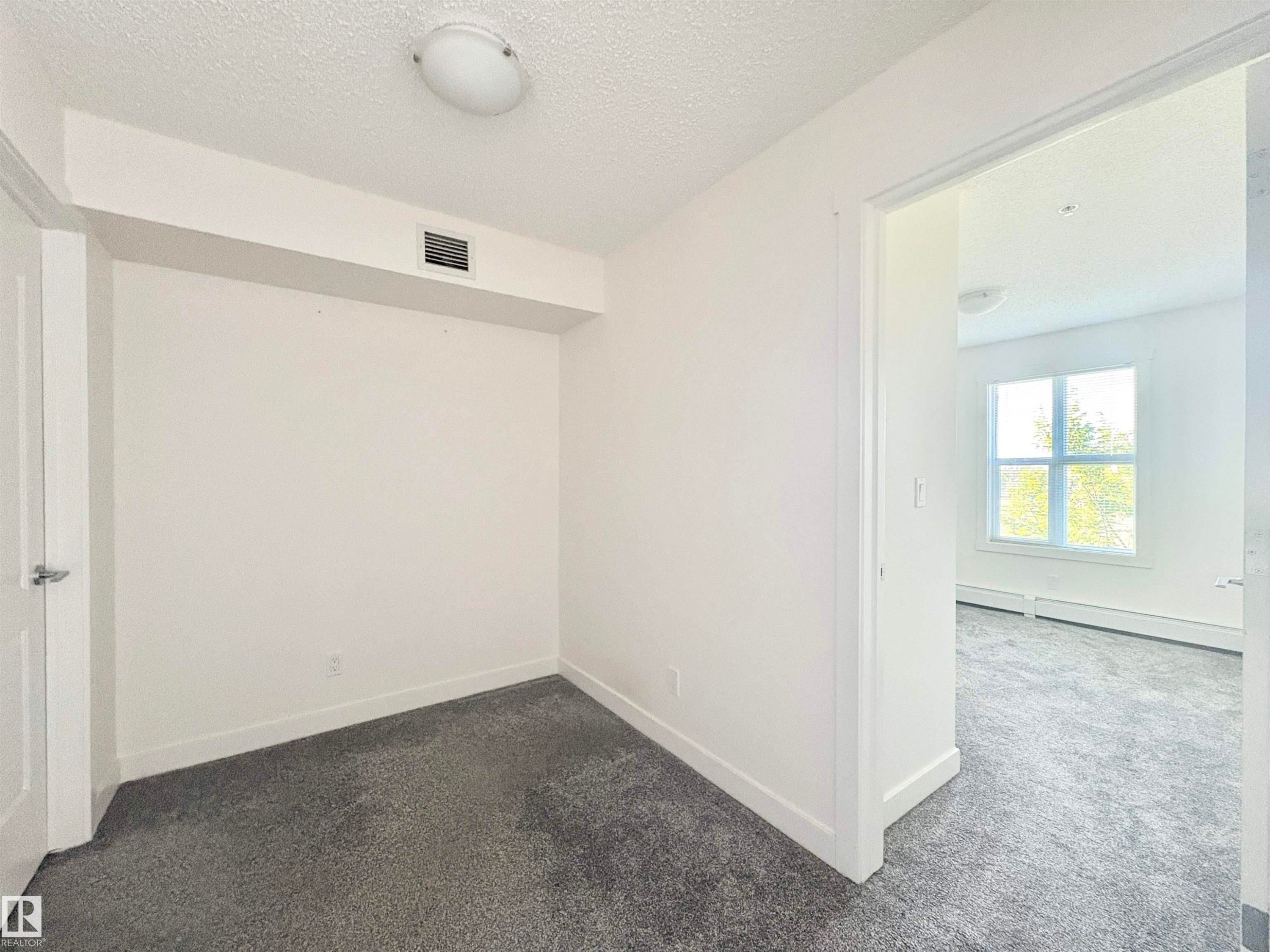 312 667 Watt Boulevard, Edmonton, AB - Indoor Photo Showing Other Room