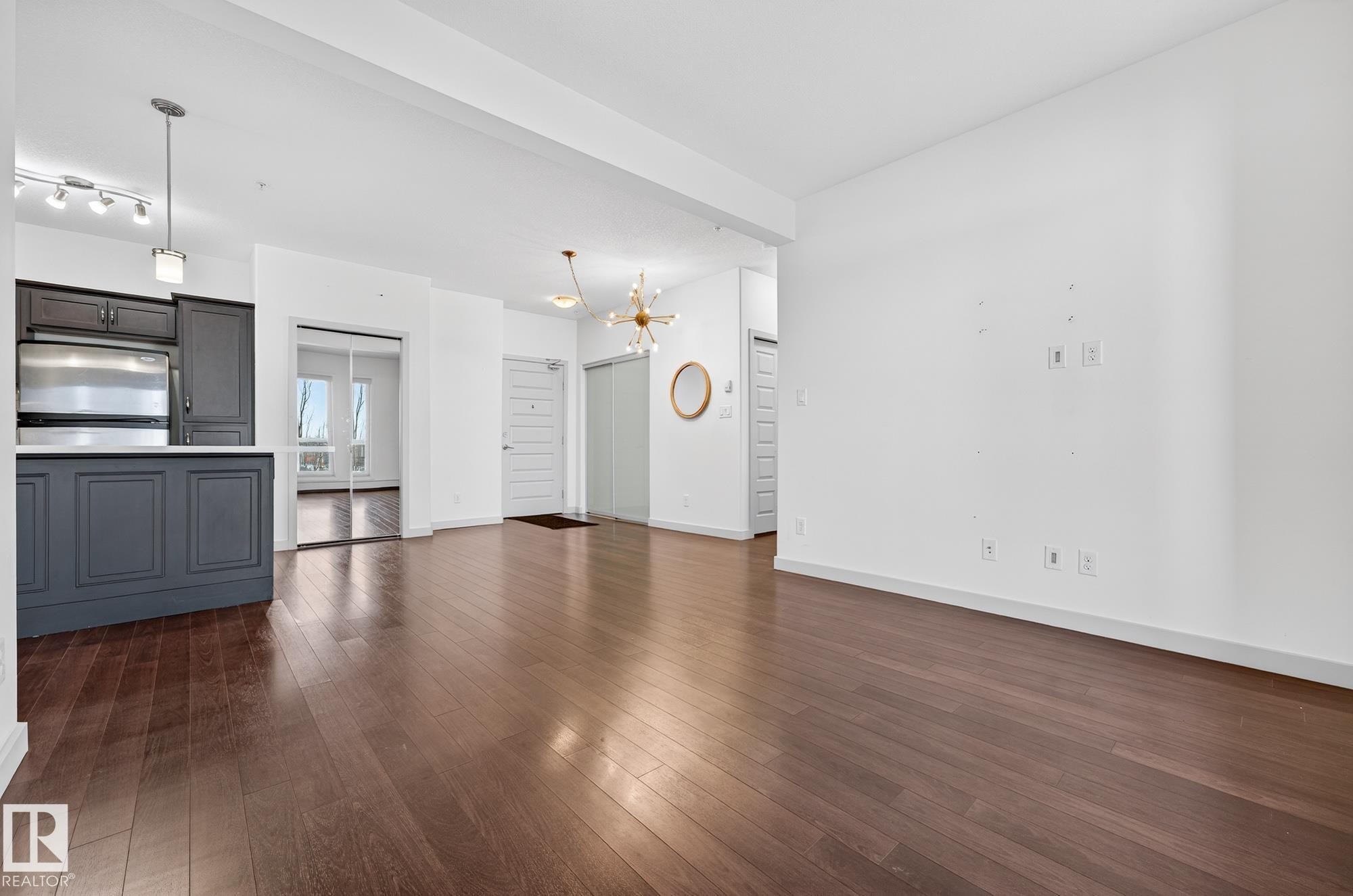 316 304 Ambleside Link, Edmonton, AB - Indoor Photo Showing Kitchen