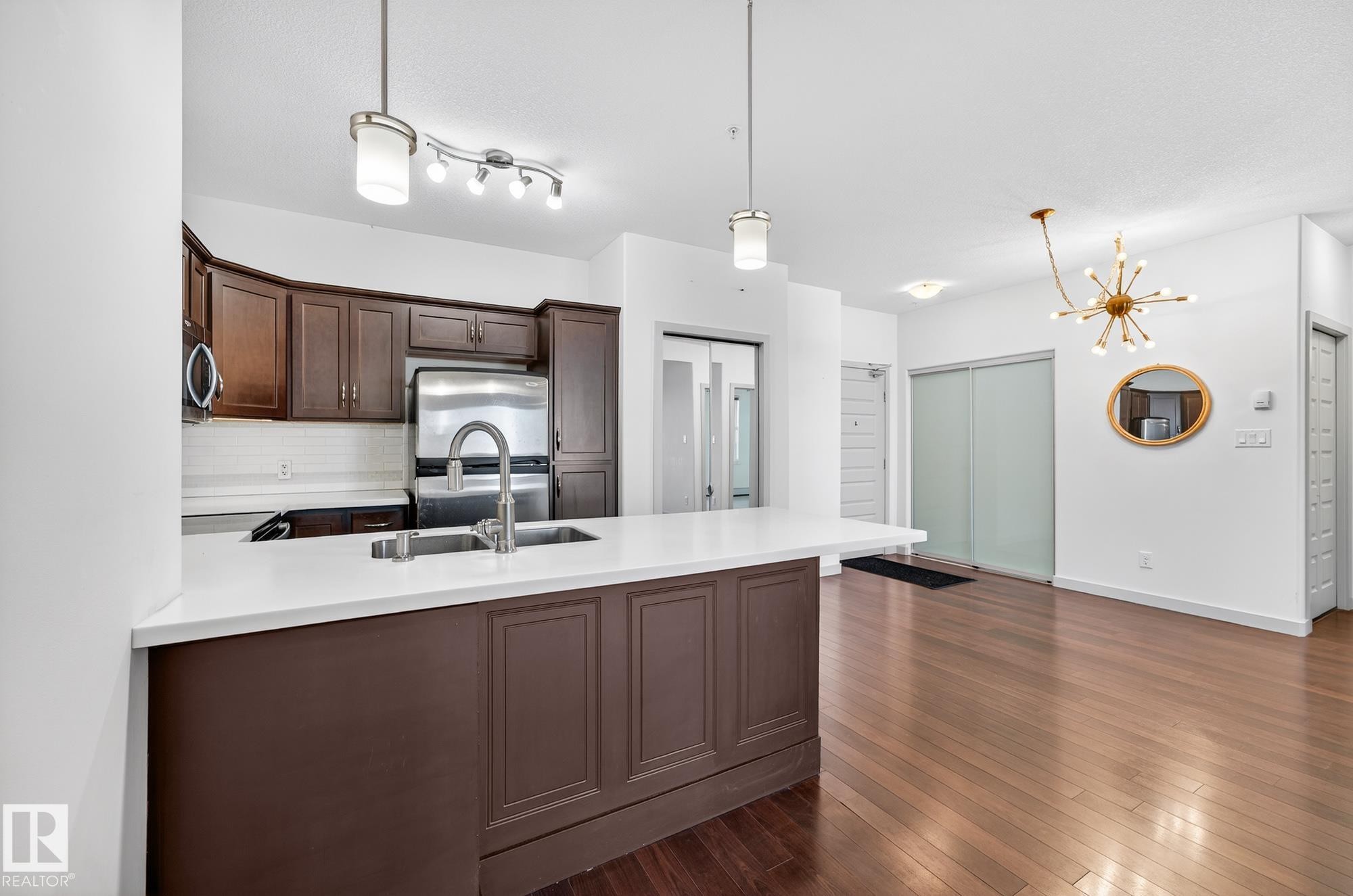 316 304 Ambleside Link, Edmonton, AB - Indoor Photo Showing Kitchen