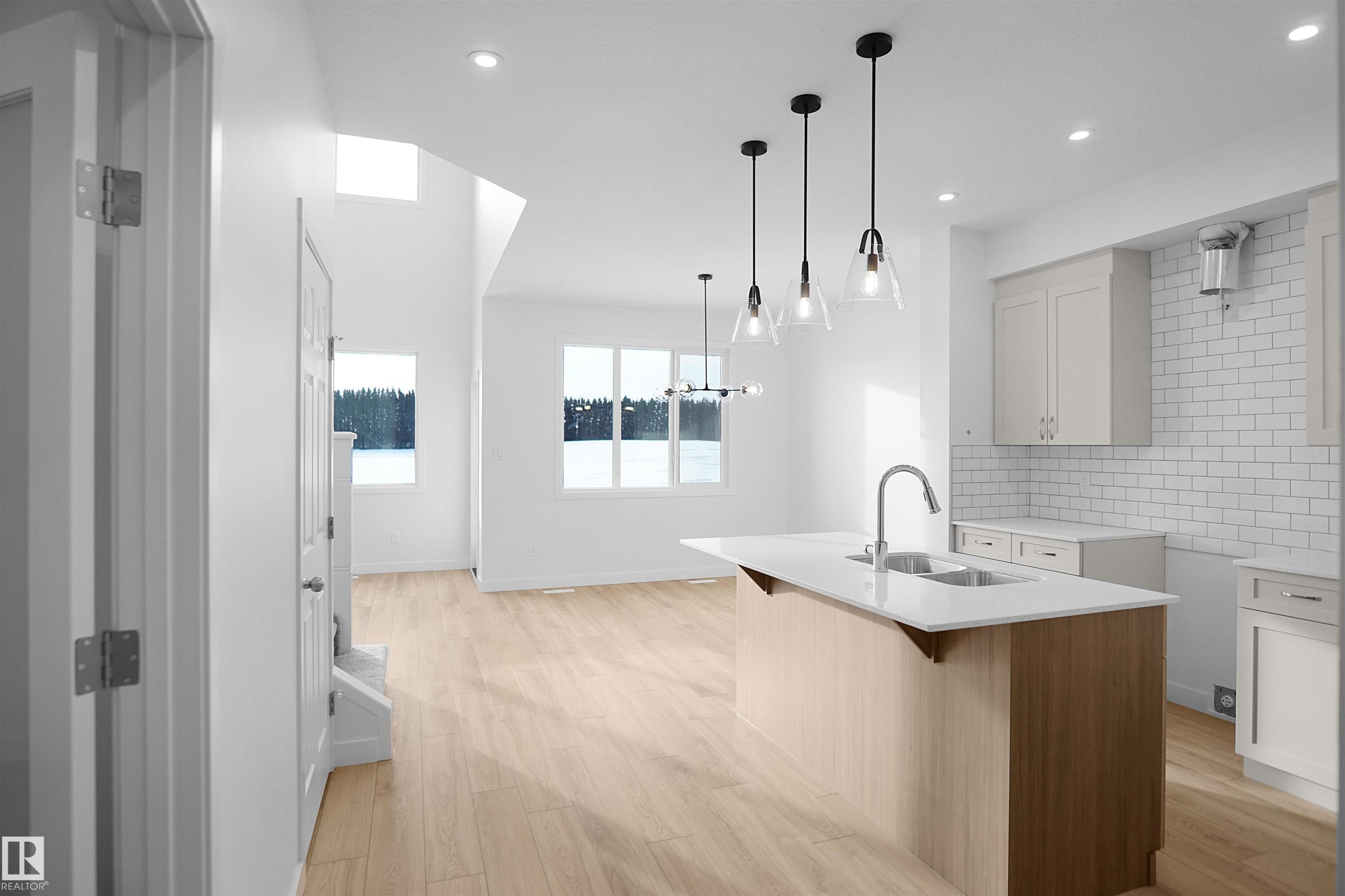 1535 11 Avenue, Edmonton, AB - Indoor Photo Showing Kitchen With Double Sink With Upgraded Kitchen