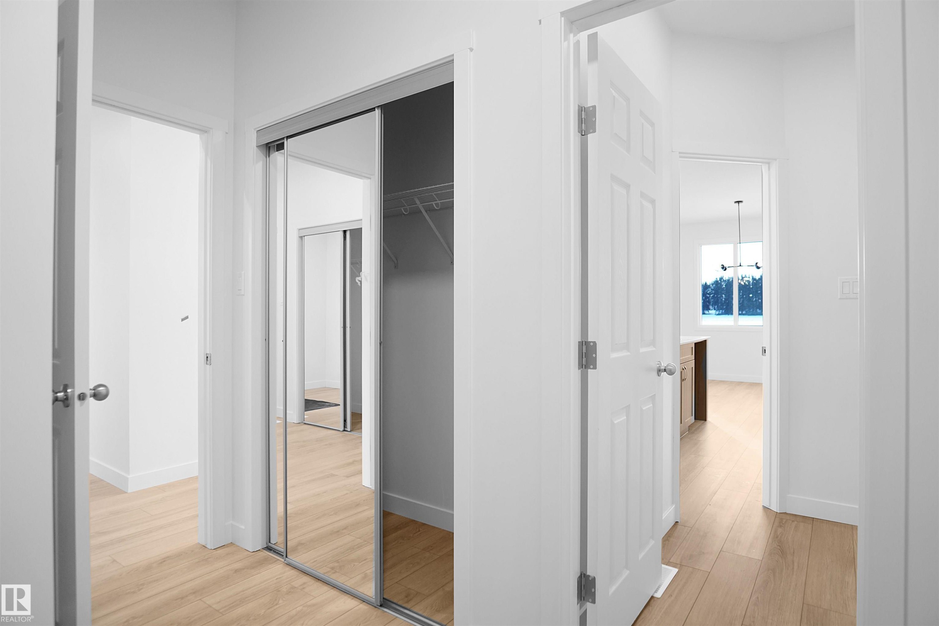 1535 11 Avenue, Edmonton, AB - Indoor Photo Showing Other Room