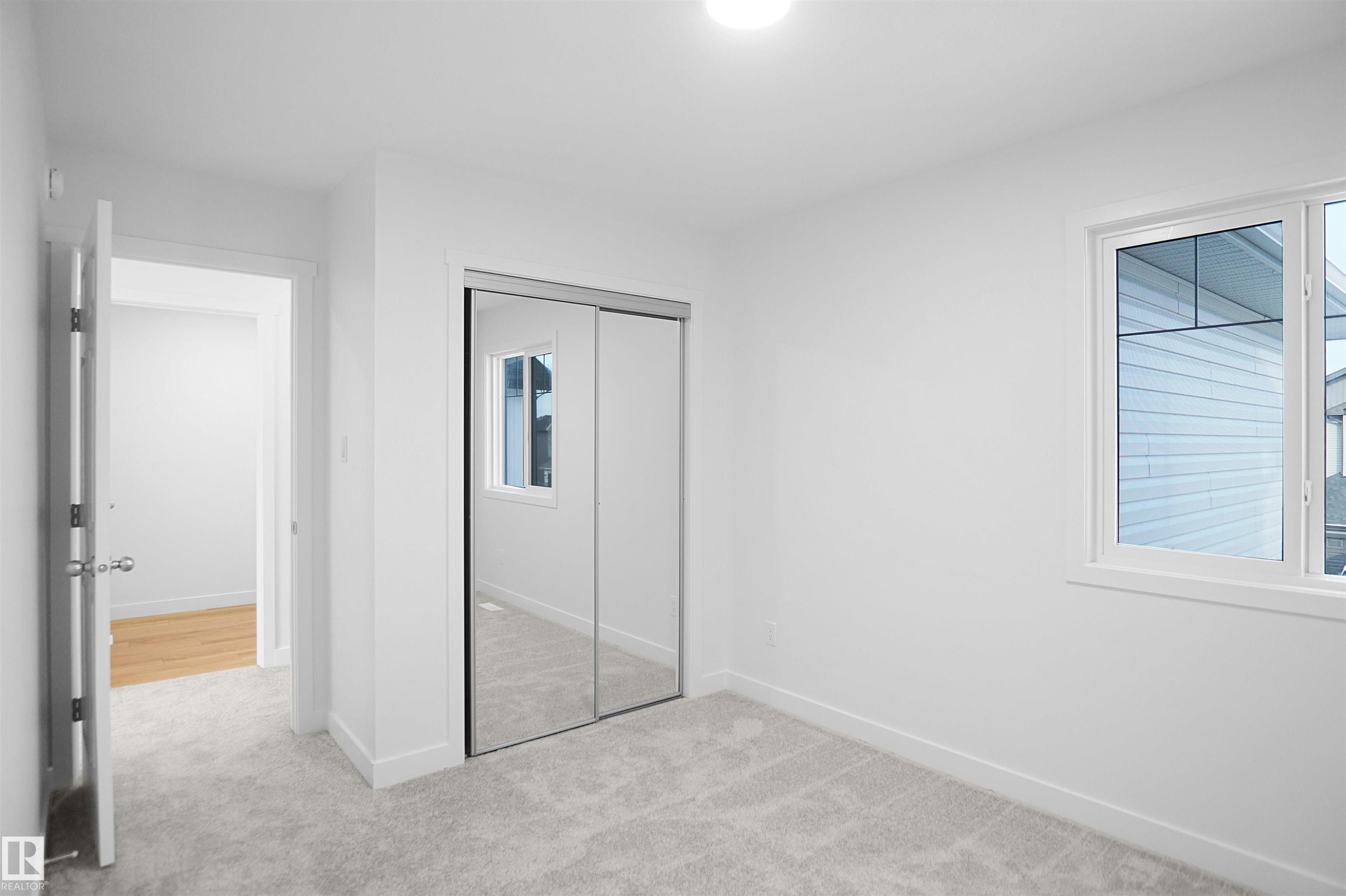 1535 11 Avenue, Edmonton, AB - Indoor Photo Showing Other Room