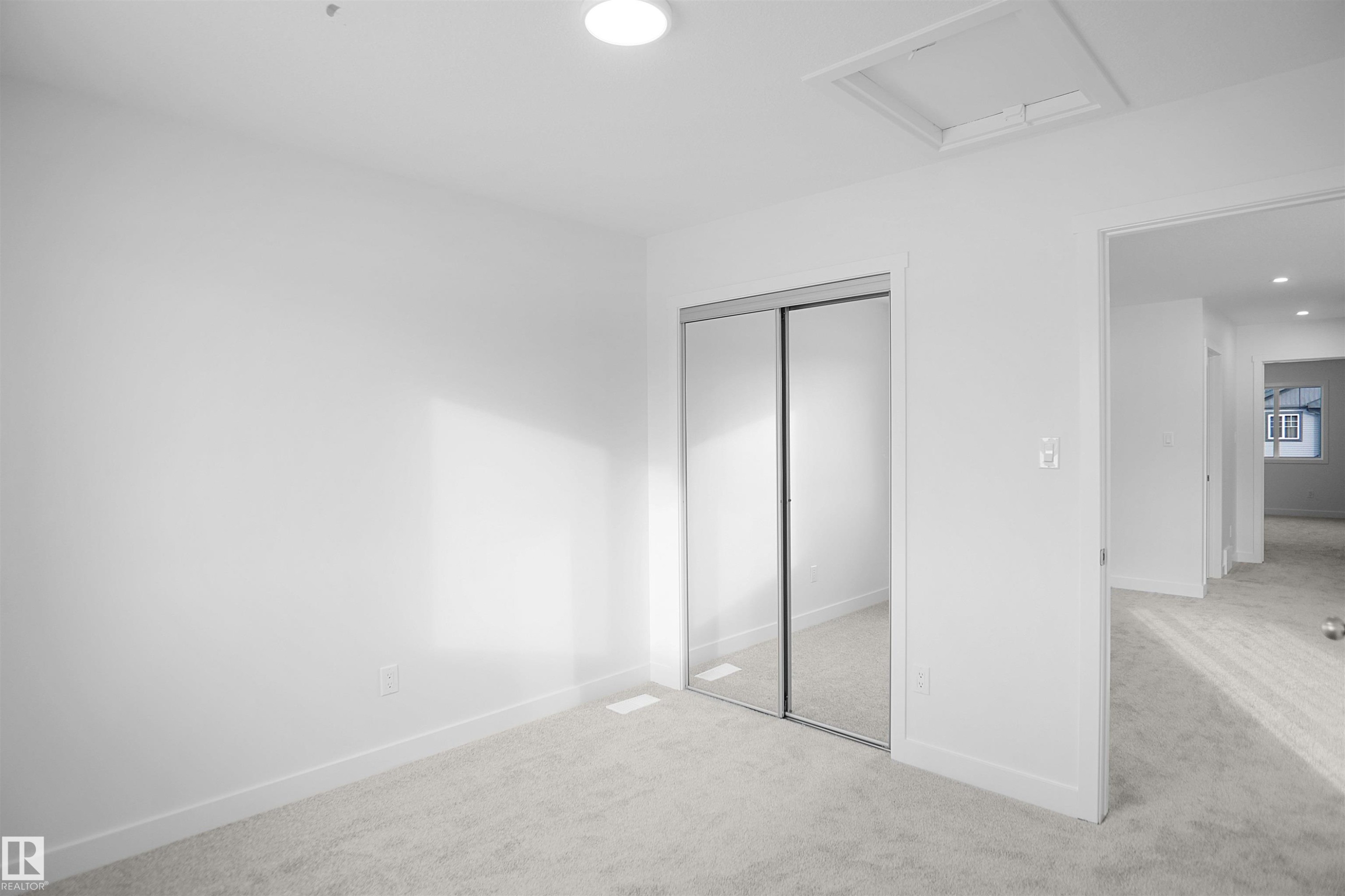 1535 11 Avenue, Edmonton, AB - Indoor Photo Showing Other Room