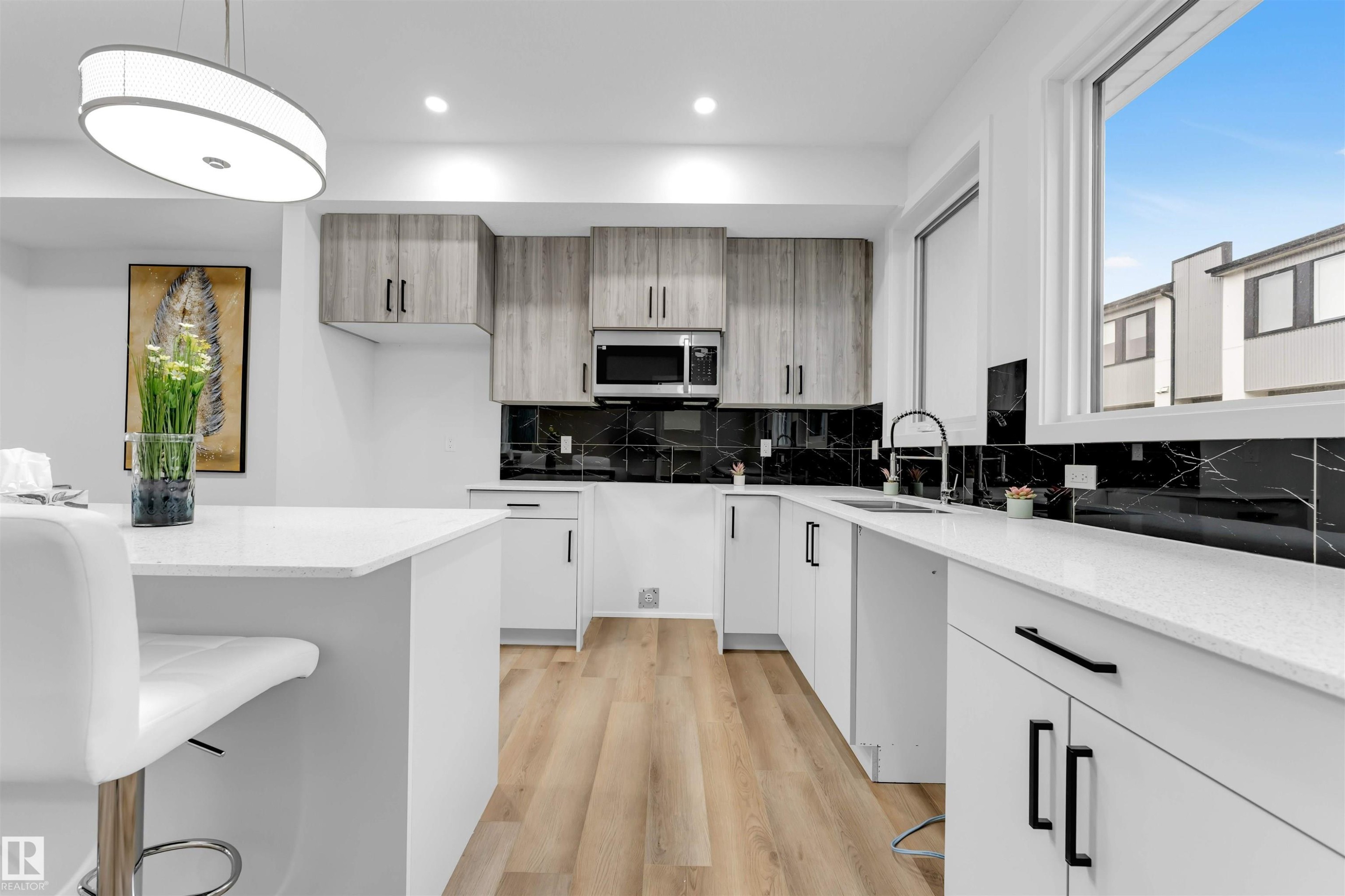 67 130 Element Dr, St. Albert, AB - Indoor Photo Showing Kitchen