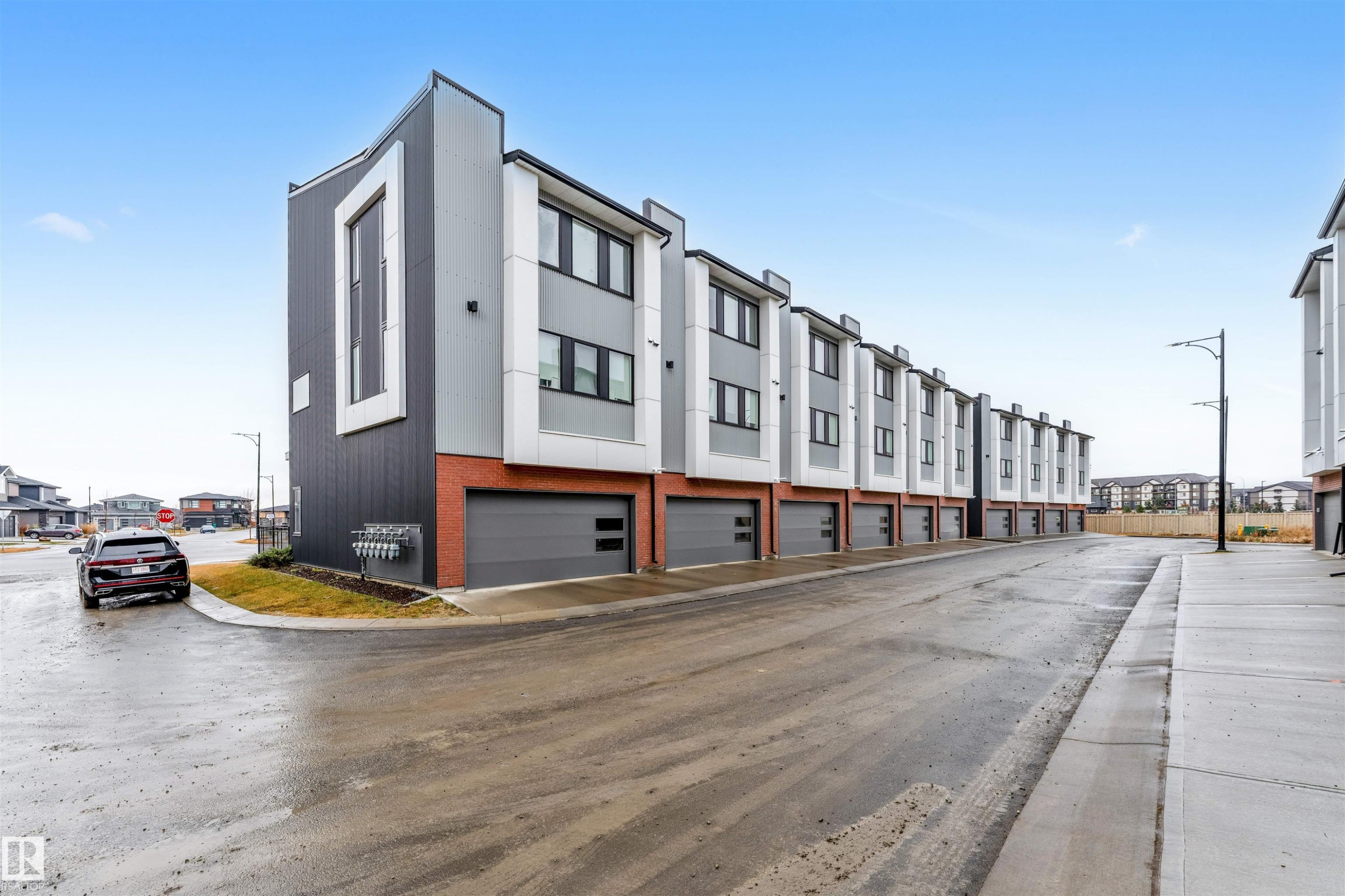 67 130 Element Dr, St. Albert, AB - Outdoor