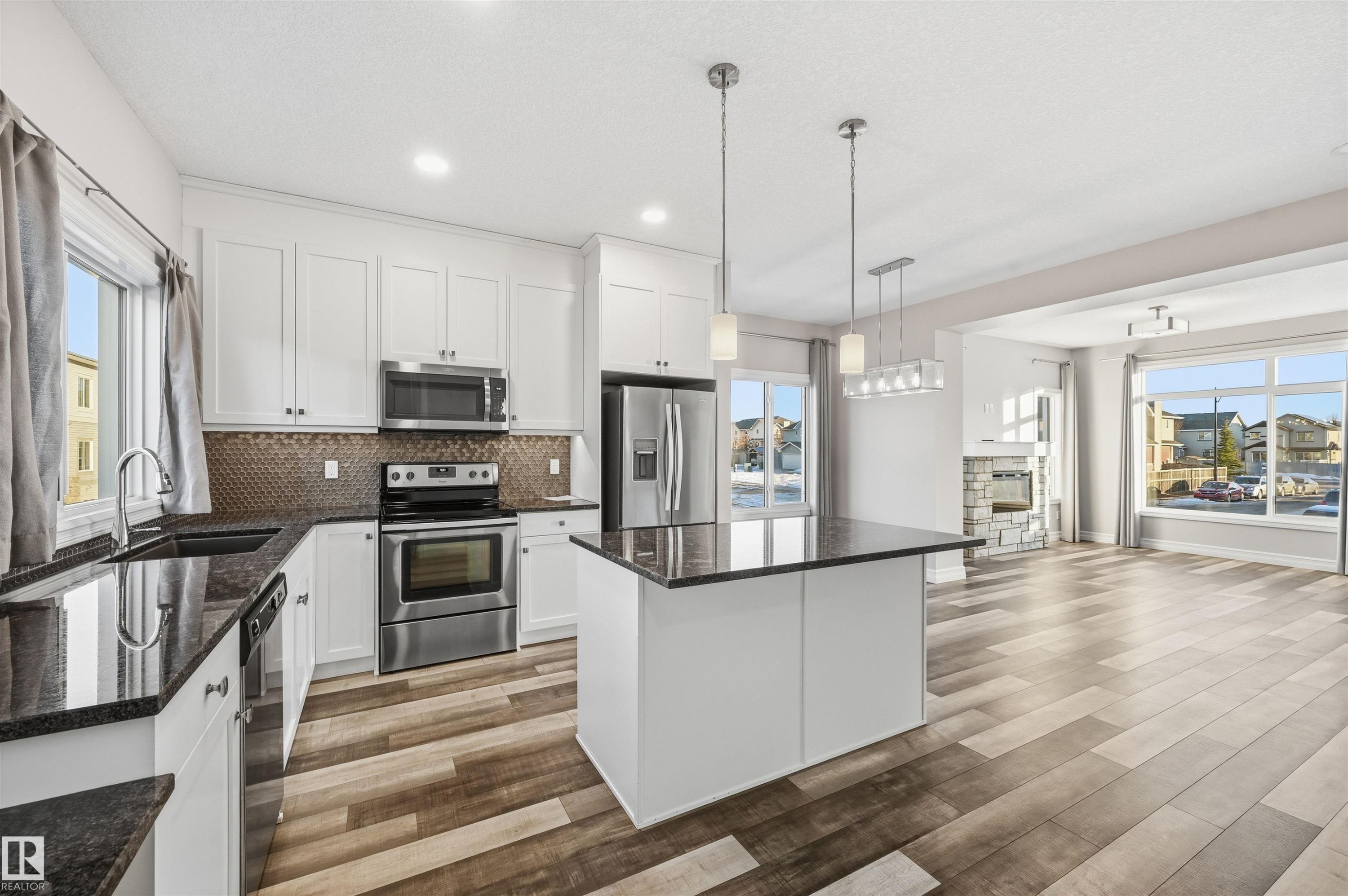 10 804 Welsh Drive, Edmonton, AB - Indoor Photo Showing Kitchen With Stainless Steel Kitchen With Upgraded Kitchen
