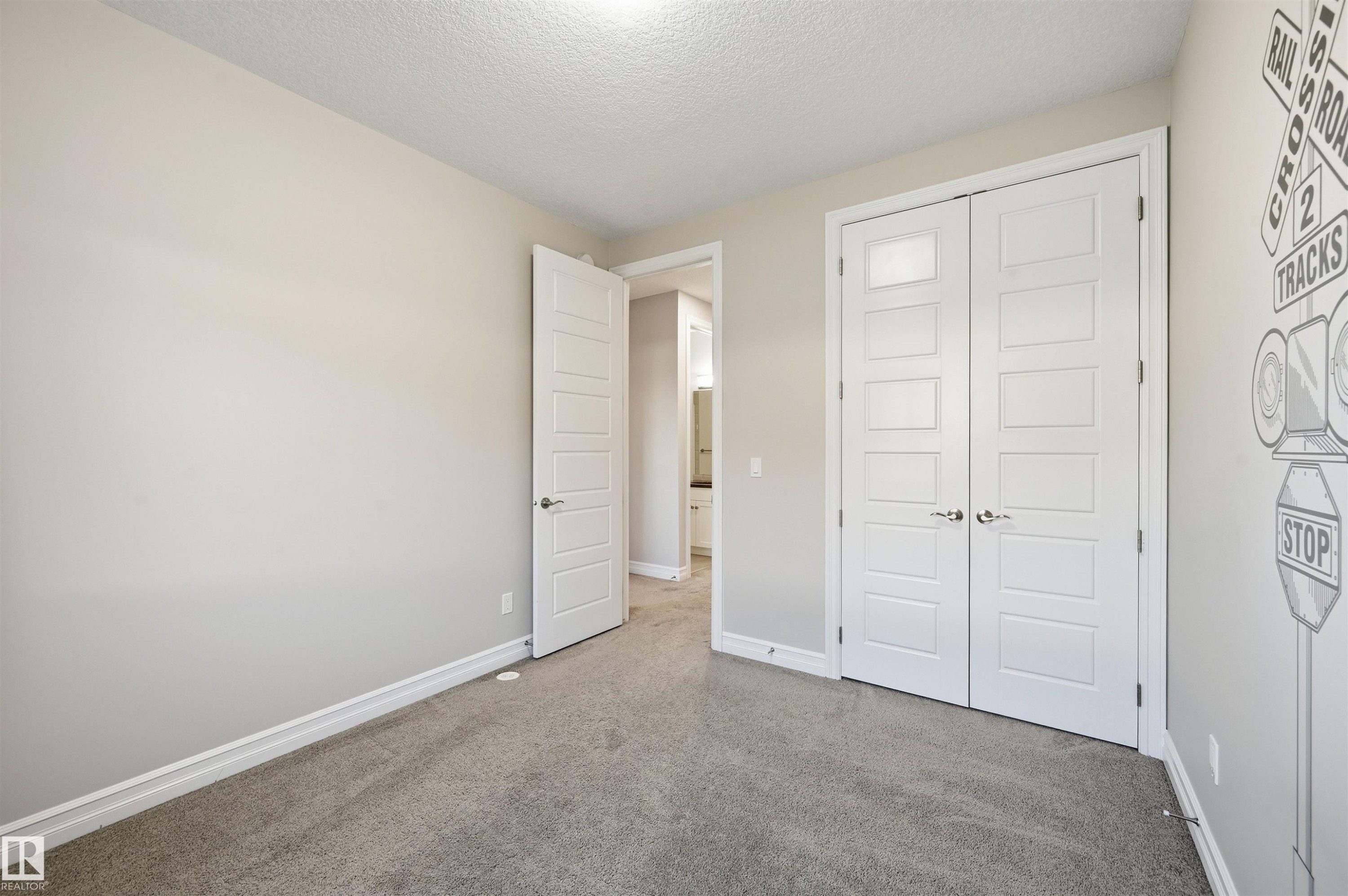 10 804 Welsh Drive, Edmonton, AB - Indoor Photo Showing Other Room