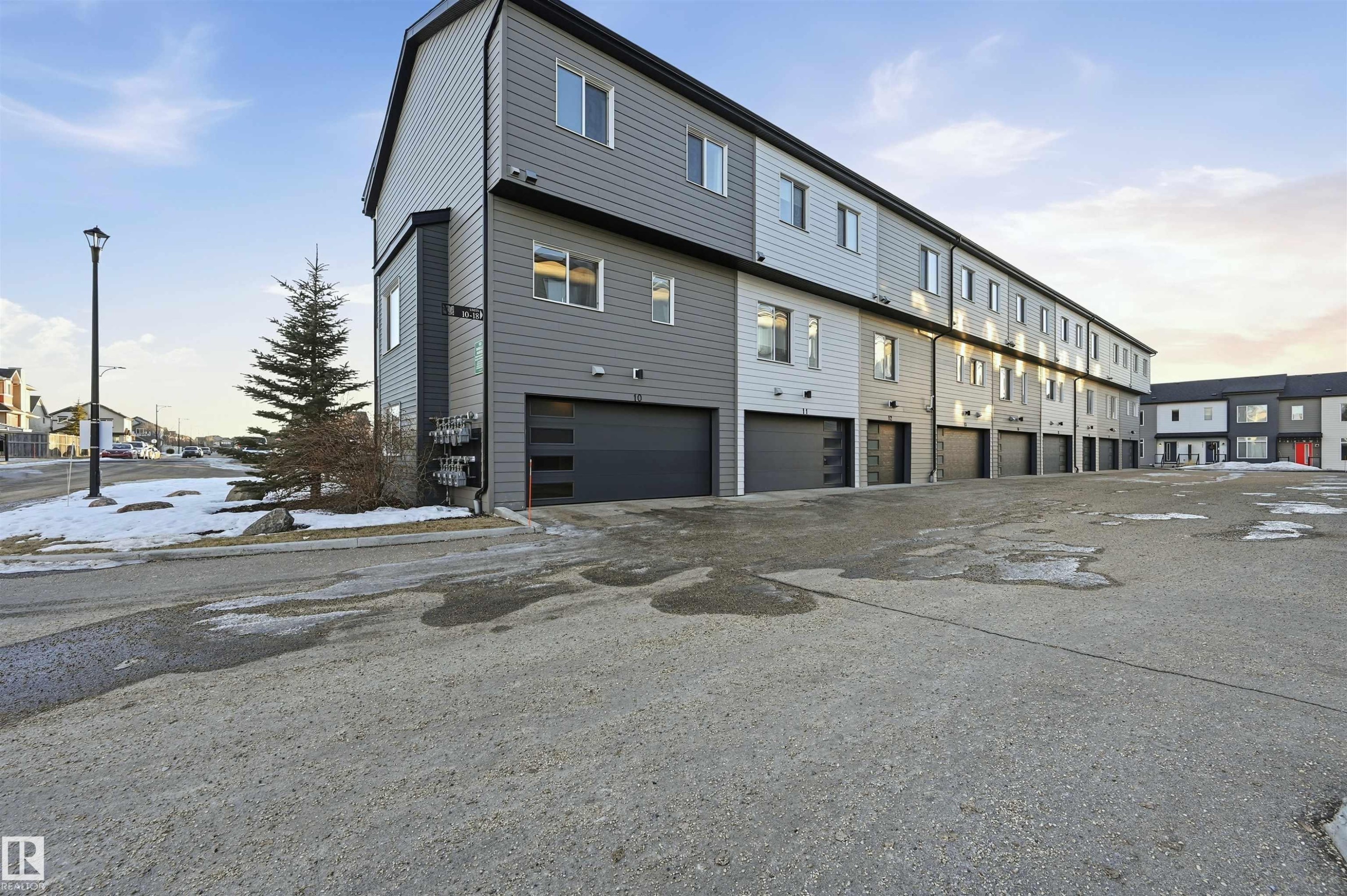 10 804 Welsh Drive, Edmonton, AB - Outdoor