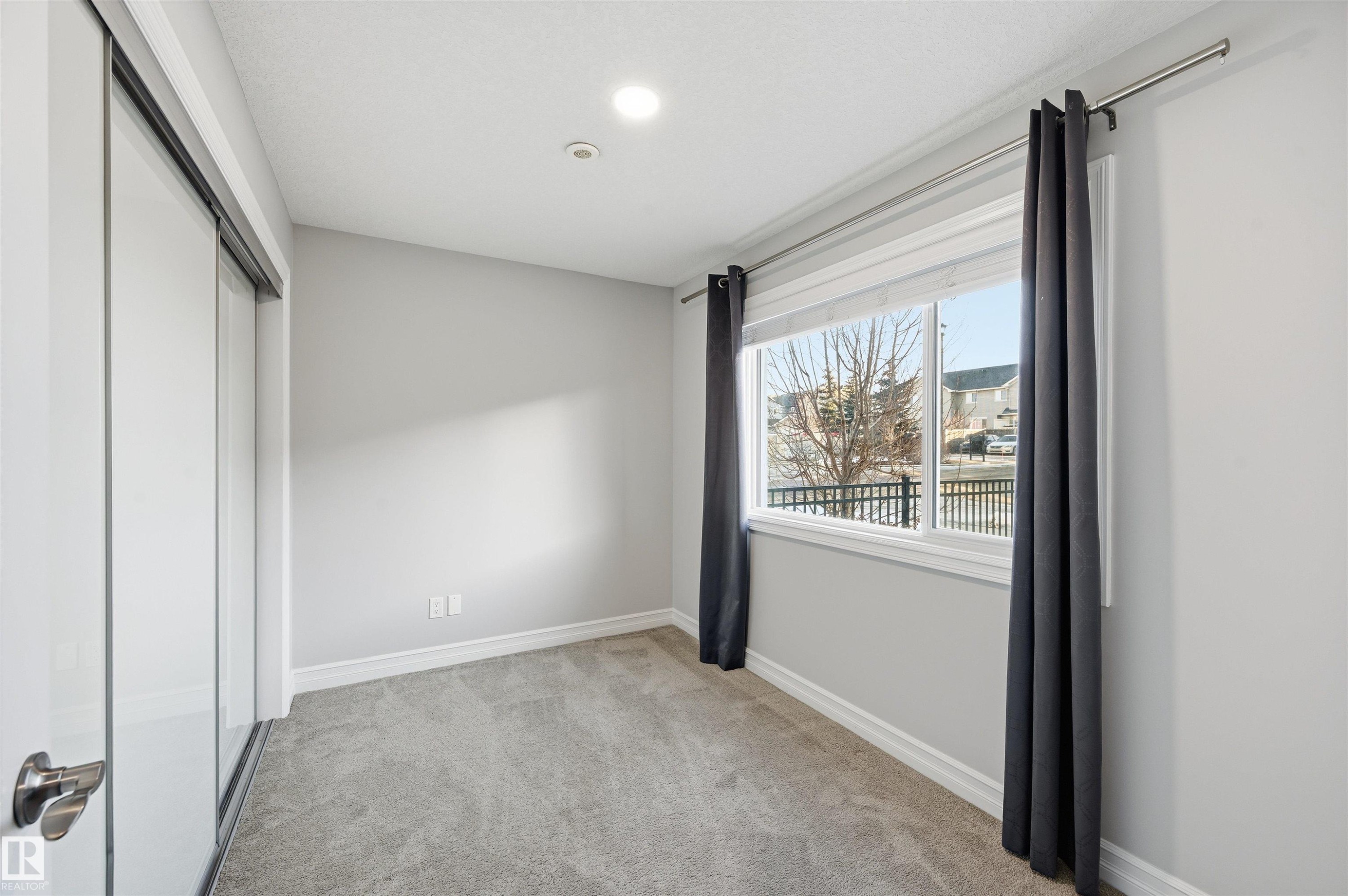 10 804 Welsh Drive, Edmonton, AB - Indoor Photo Showing Other Room