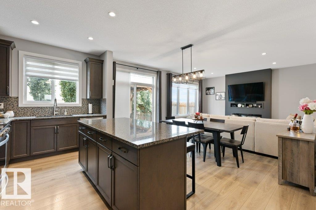 20008 18 Avenue, Edmonton, AB - Indoor