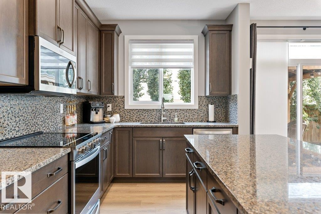 20008 18 Avenue, Edmonton, AB - Indoor Photo Showing Kitchen With Upgraded Kitchen