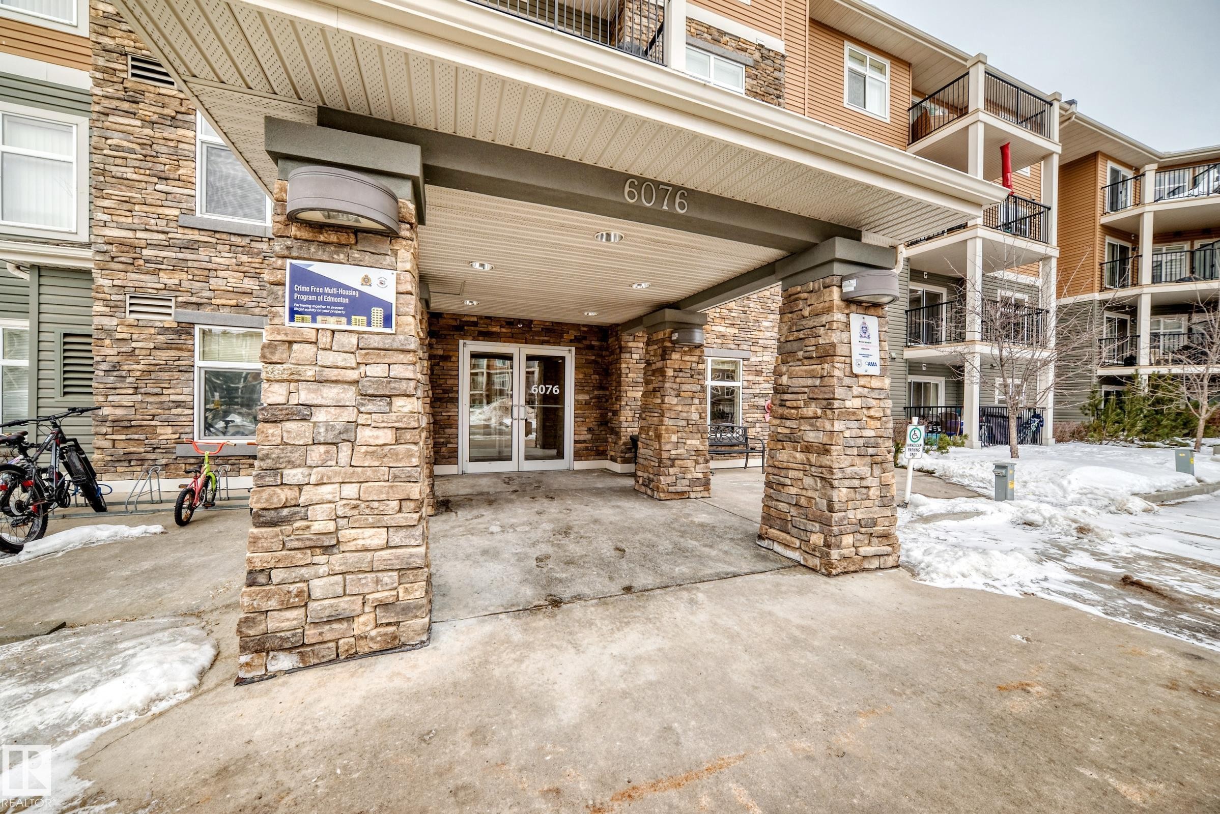 229 6076 Schonsee Way, Edmonton, AB - Outdoor