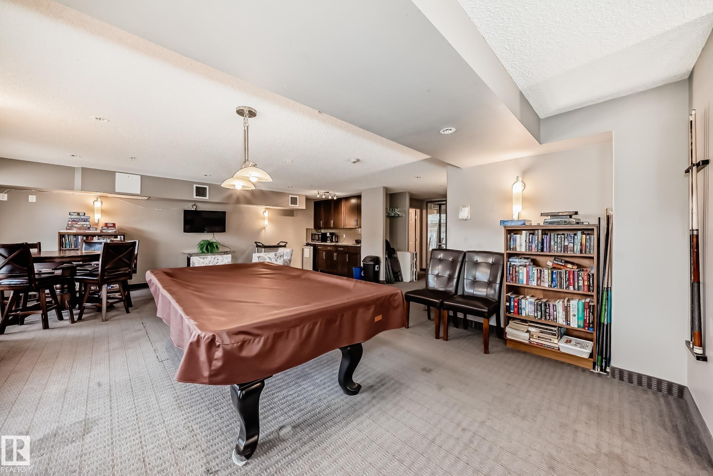 229 6076 Schonsee Way, Edmonton, AB - Indoor Photo Showing Other Room