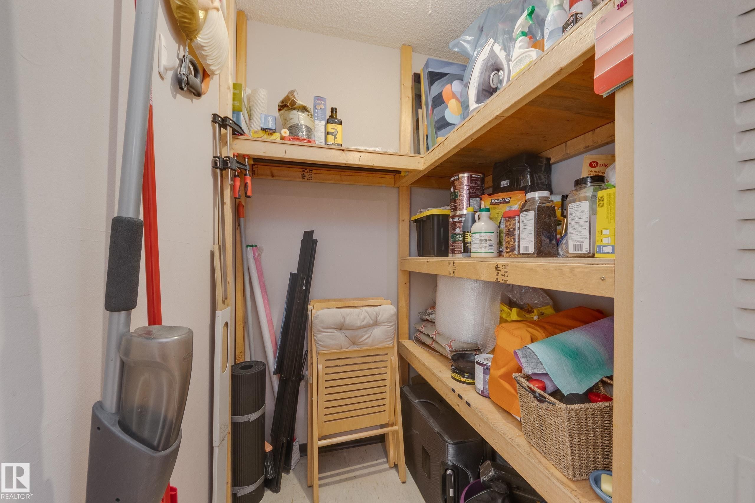 306 12121 Jasper Avenue, Edmonton, AB - Indoor