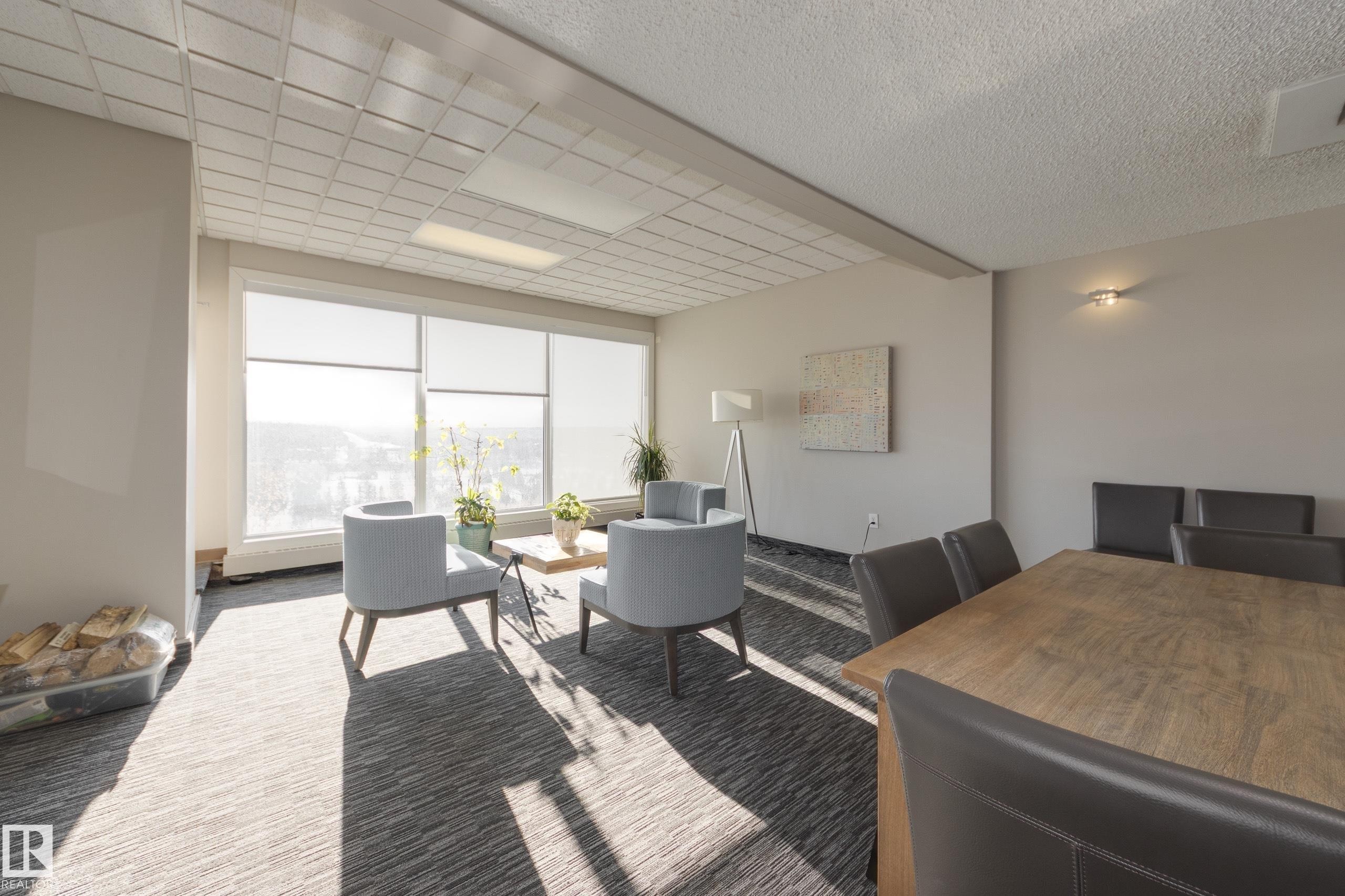 306 12121 Jasper Avenue, Edmonton, AB - Indoor Photo Showing Other Room