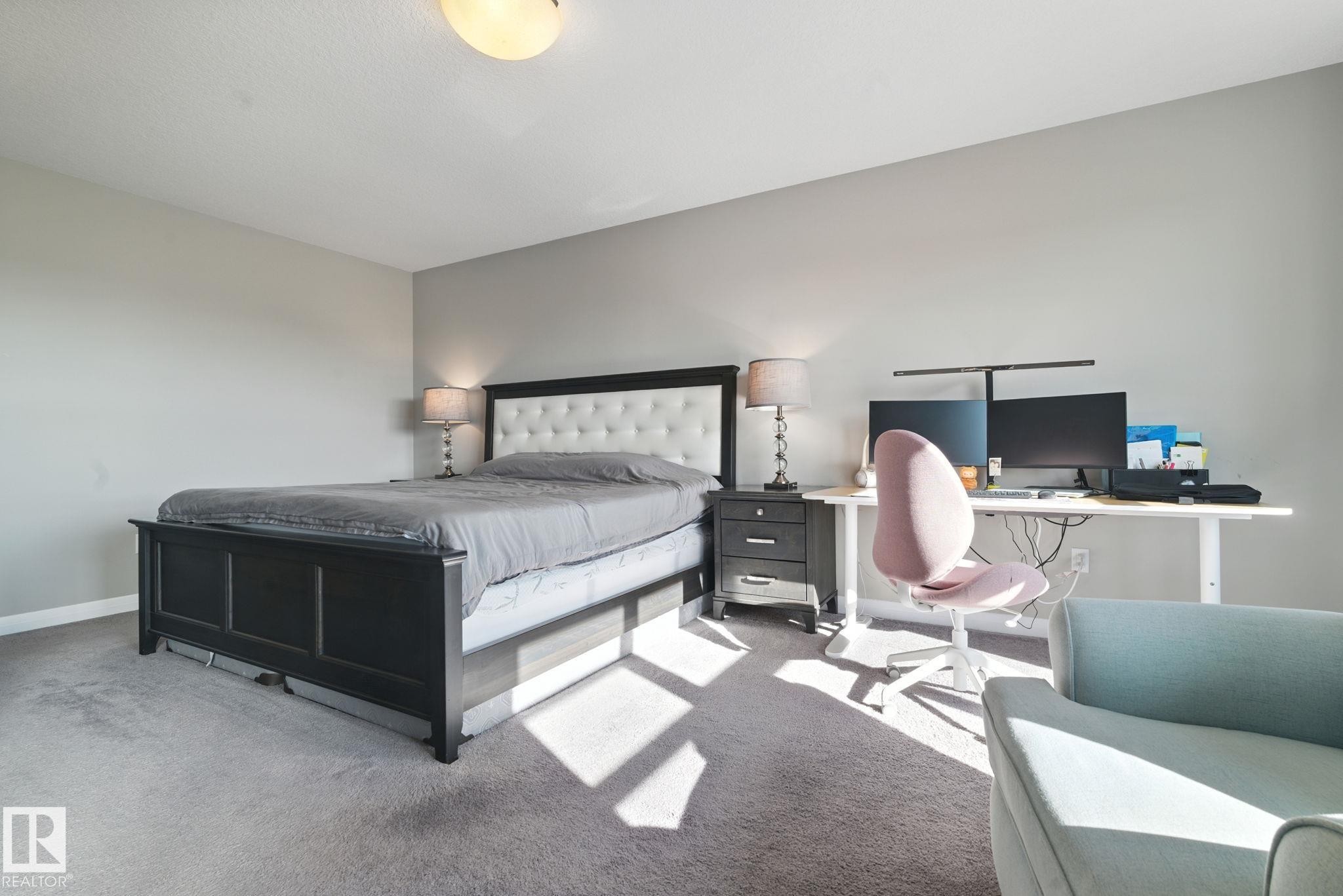 Edmonton, AB - Indoor Photo Showing Bedroom