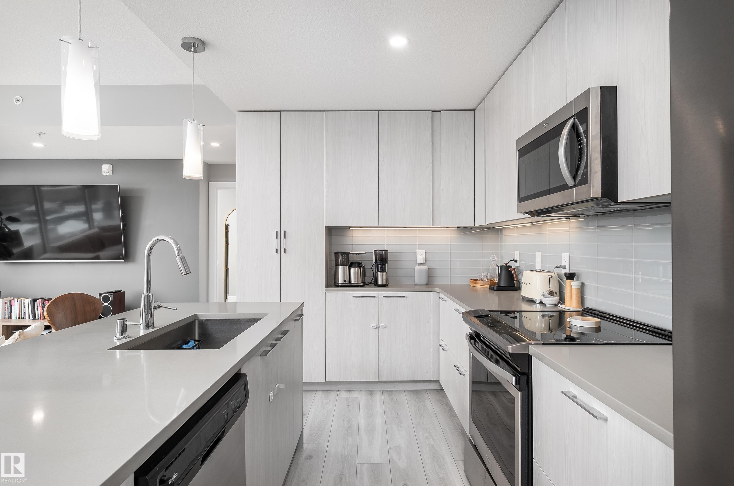 1700 10180 103 Street, Edmonton, AB - Indoor Photo Showing Kitchen With Upgraded Kitchen