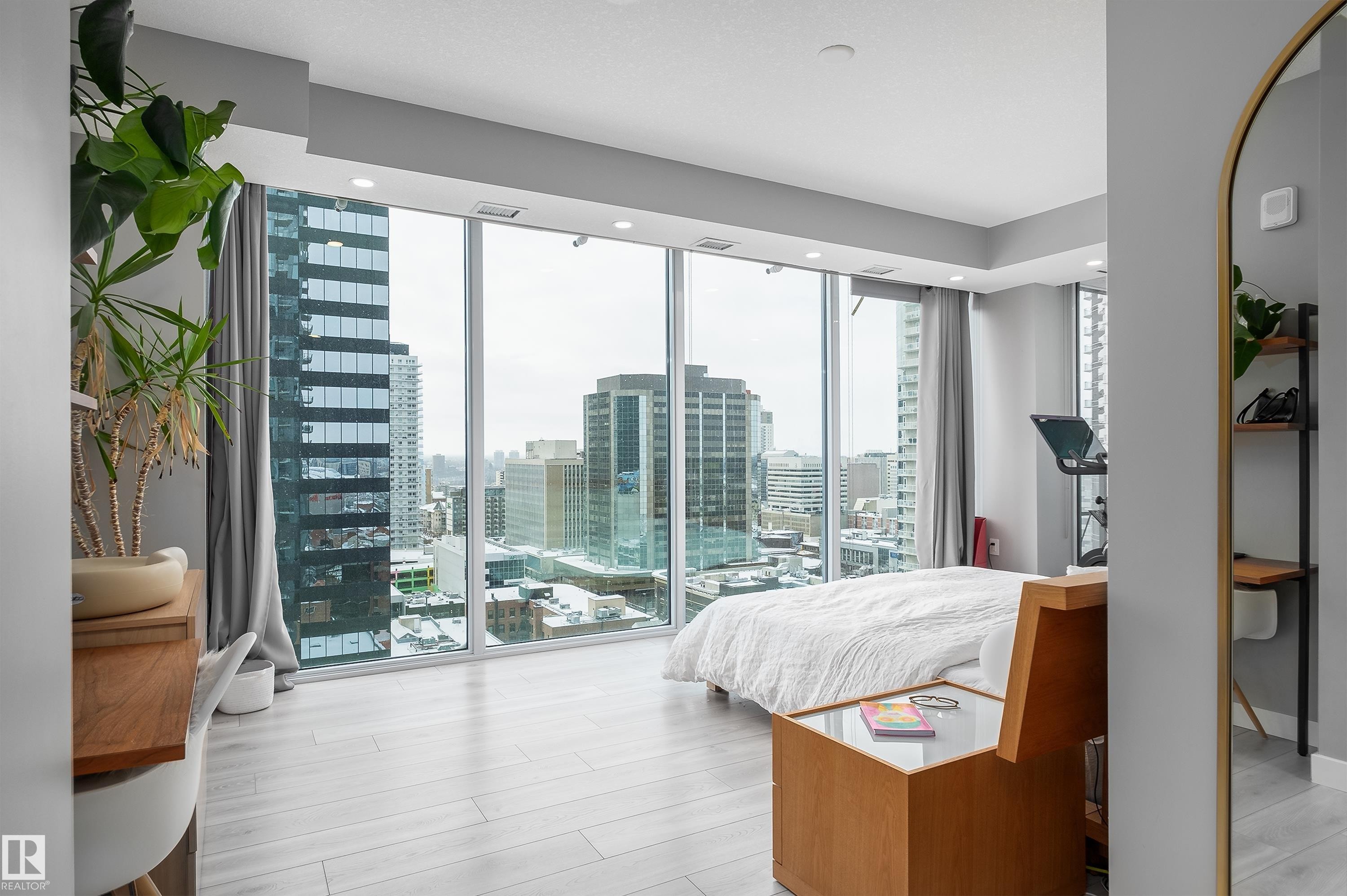 1700 10180 103 Street, Edmonton, AB - Indoor Photo Showing Bedroom