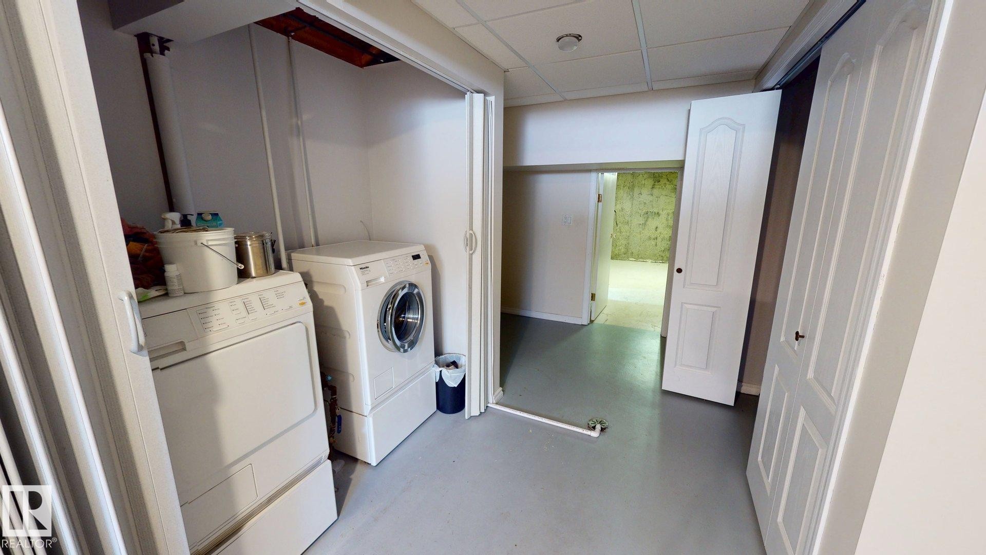 3718 103B Street, Edmonton, AB - Indoor Photo Showing Laundry Room