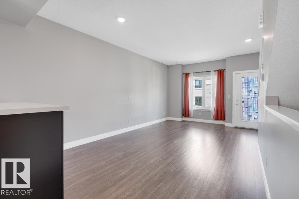 97 804 Welsh Drive, Edmonton, AB - Indoor Photo Showing Other Room