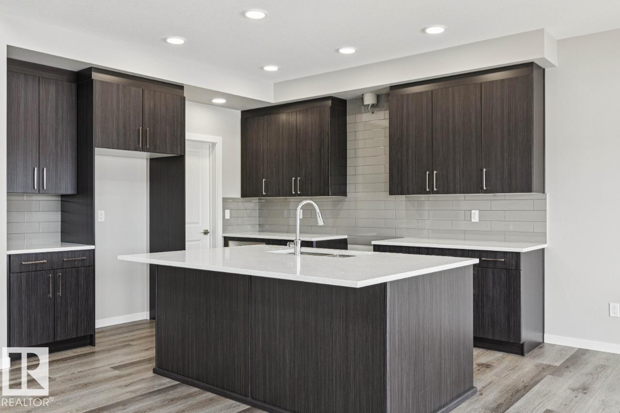 2334 Egret Way, Edmonton, AB - Indoor Photo Showing Kitchen With Upgraded Kitchen