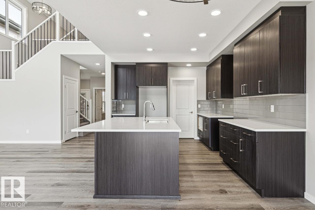 2334 Egret Way, Edmonton, AB - Indoor Photo Showing Kitchen With Upgraded Kitchen