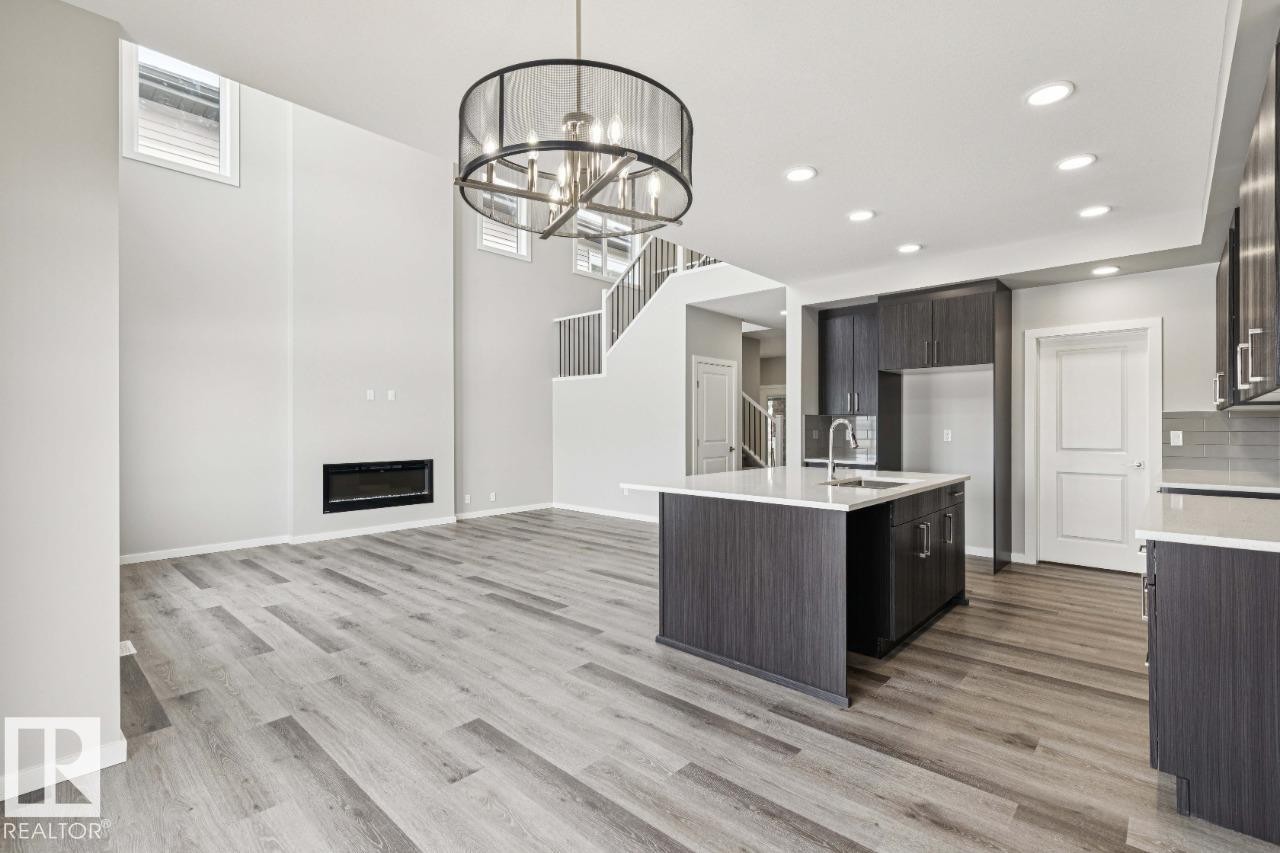 2334 Egret Way, Edmonton, AB - Indoor Photo Showing Kitchen