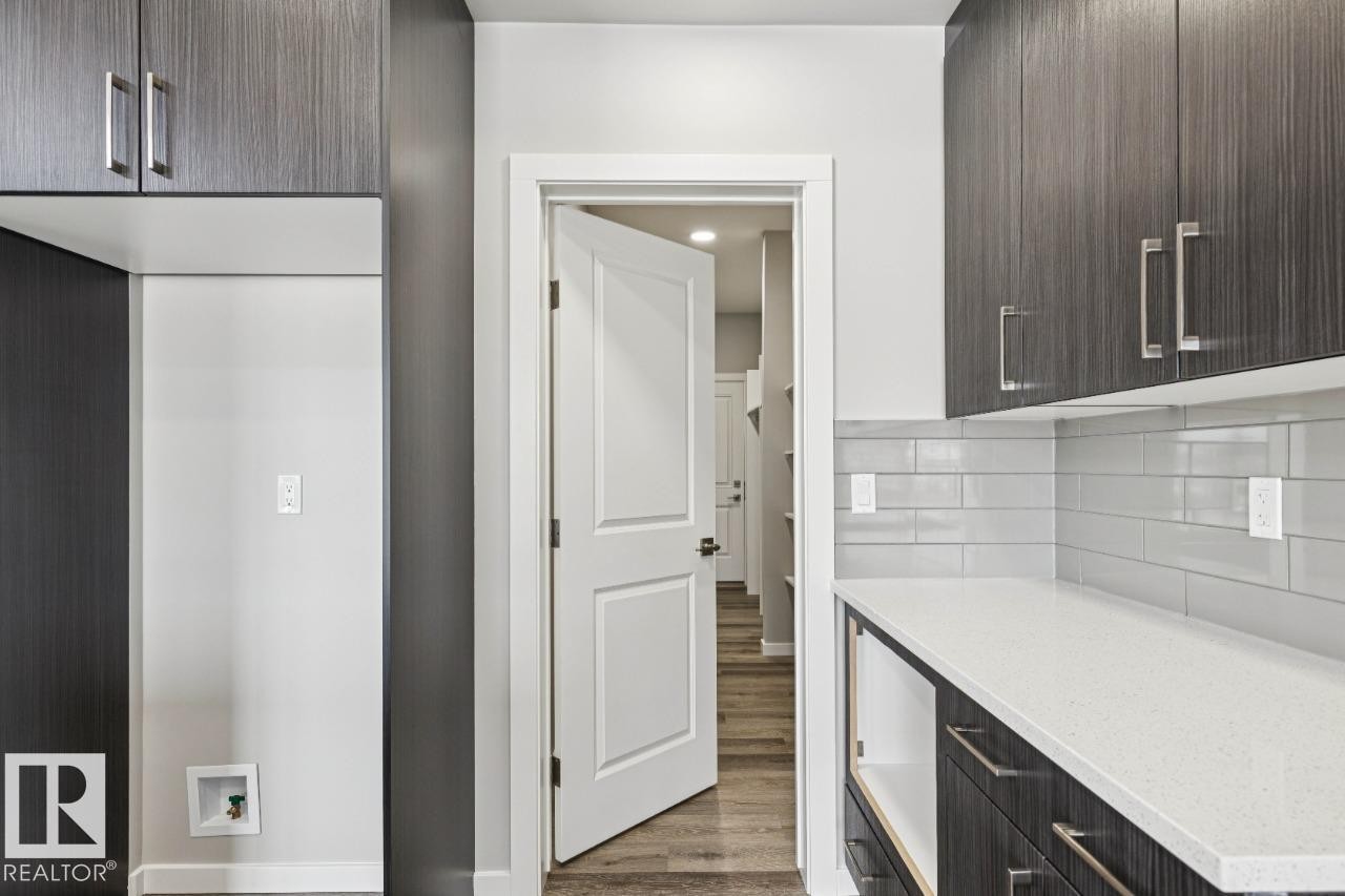 2334 Egret Way, Edmonton, AB - Indoor Photo Showing Kitchen