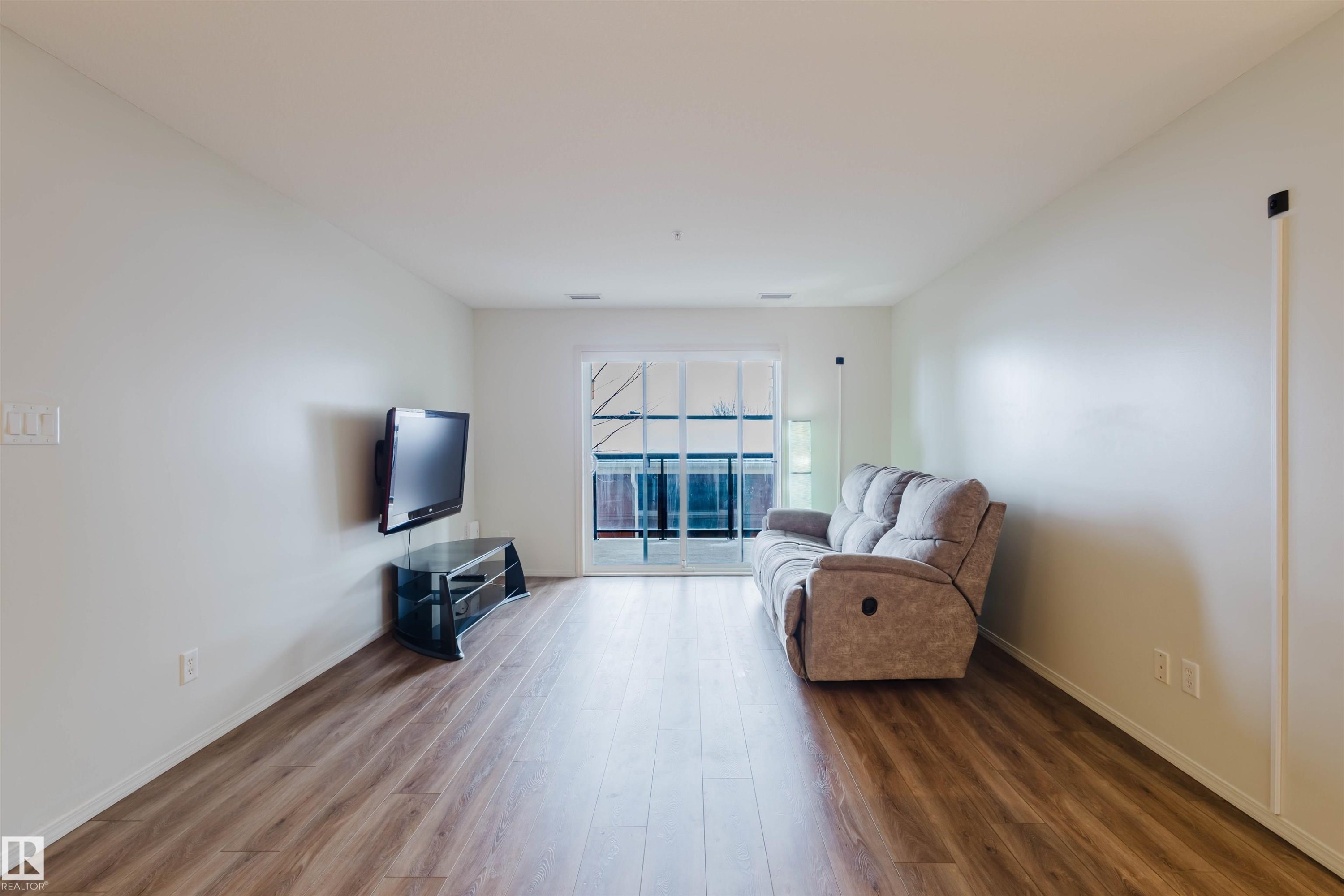 209 7909 71 Street, Edmonton, AB - Indoor Photo Showing Living Room