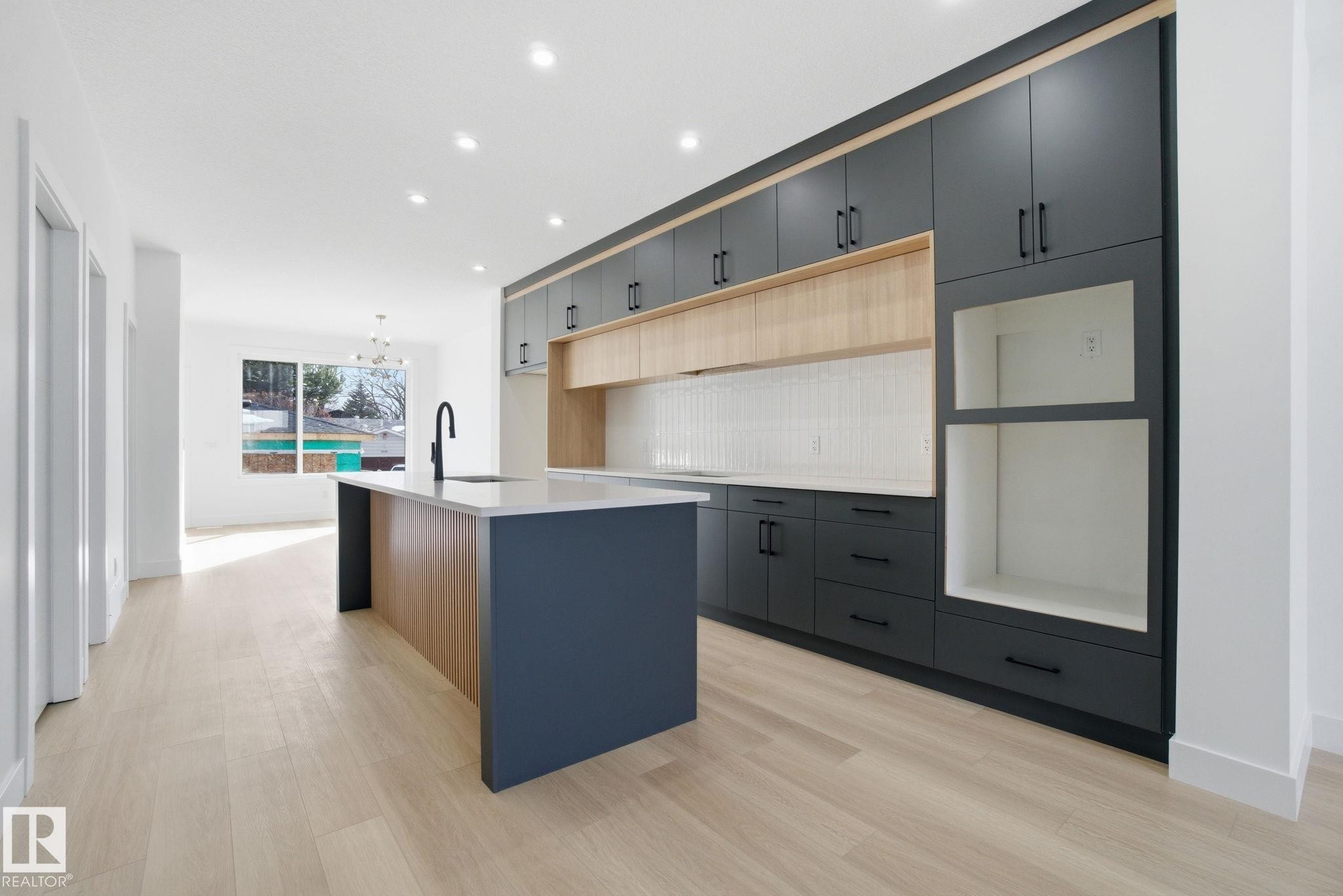 7605 92 Avenue, Edmonton, AB - Indoor Photo Showing Kitchen