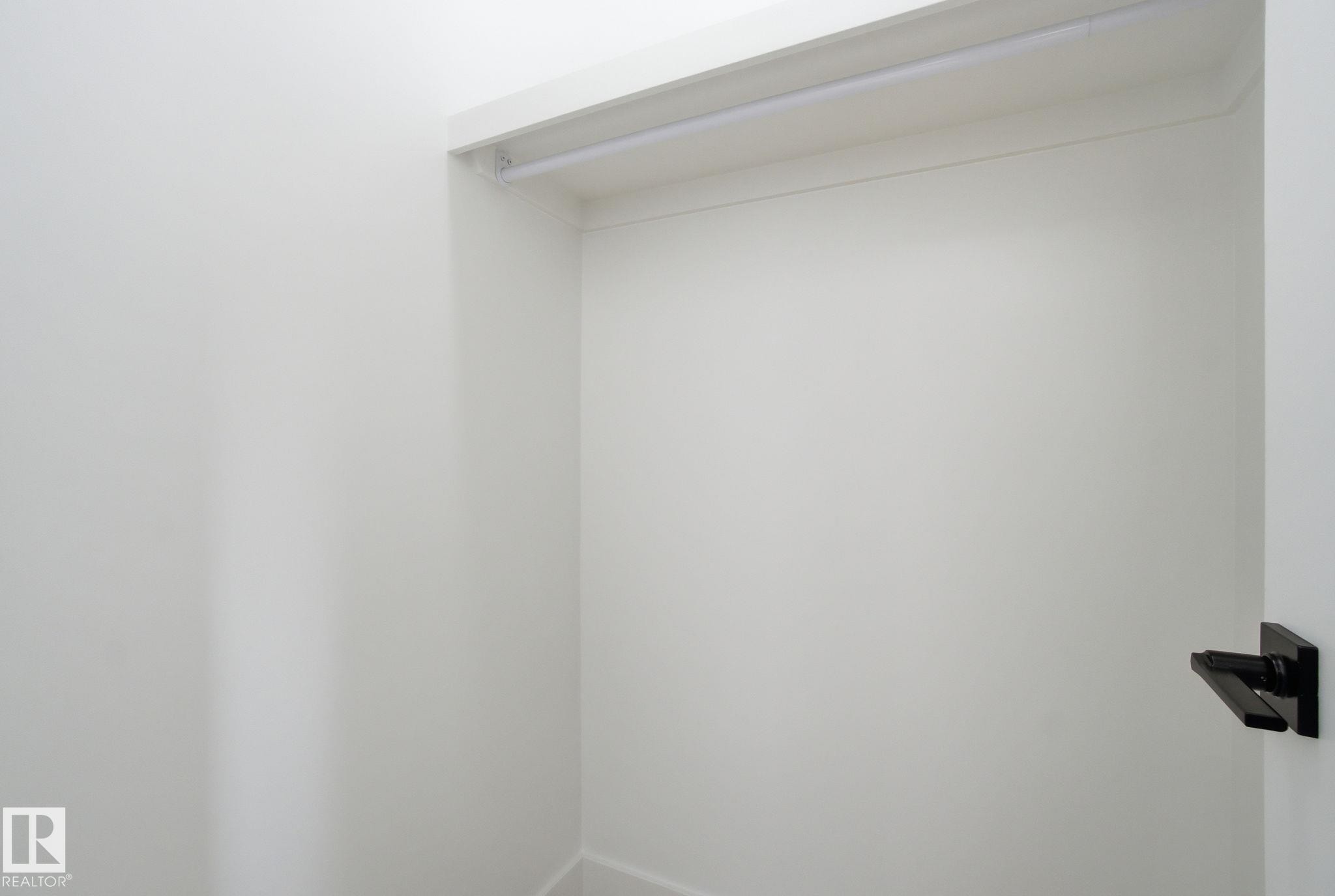 7605 92 Avenue, Edmonton, AB - Indoor Photo Showing Other Room