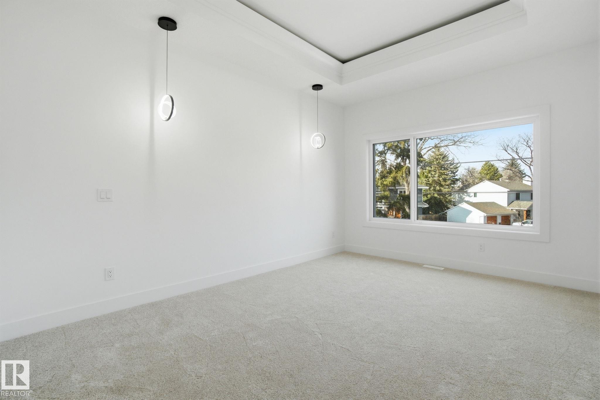 7605 92 Avenue, Edmonton, AB - Indoor