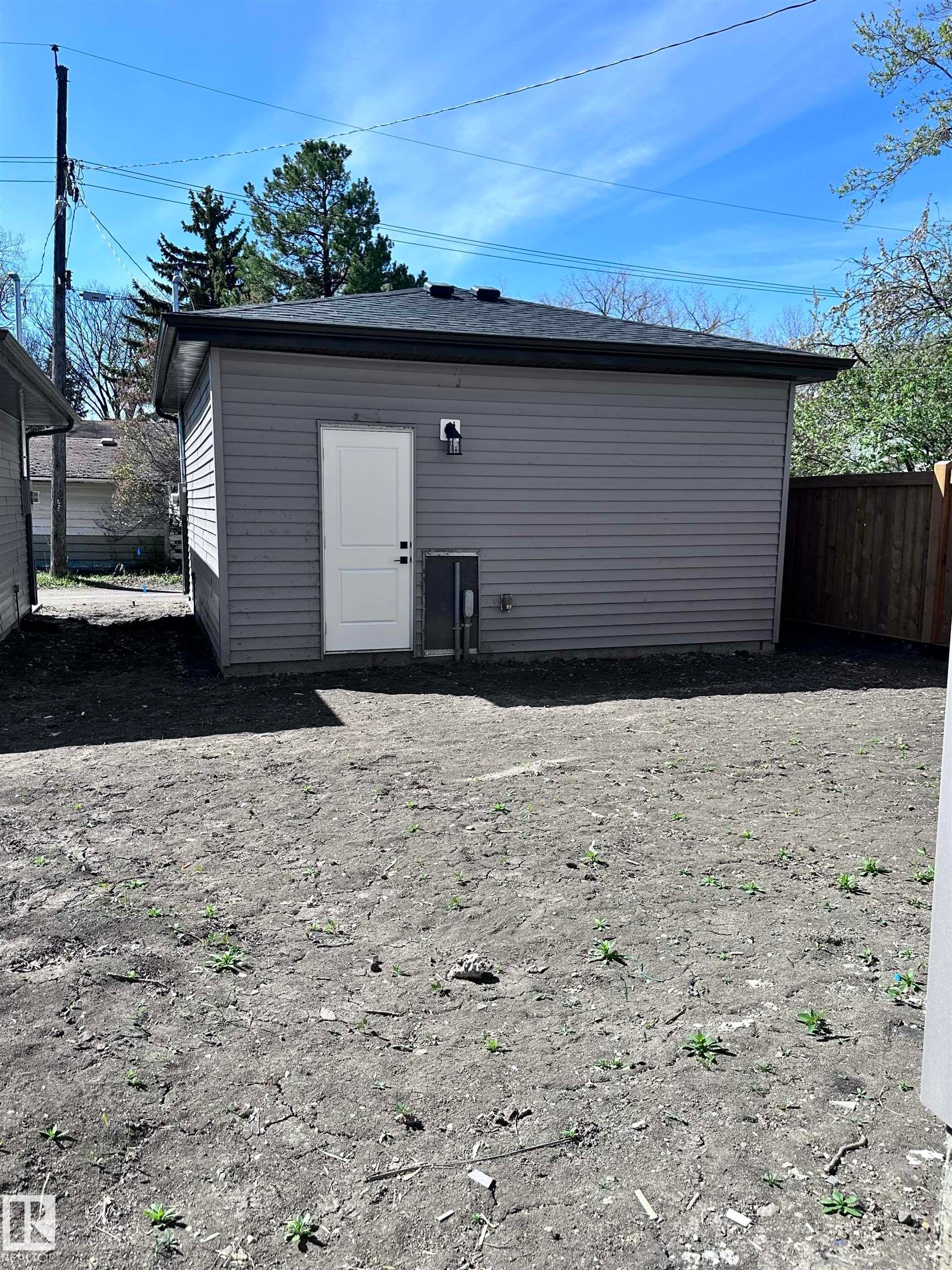7605 92 Avenue, Edmonton, AB - Outdoor