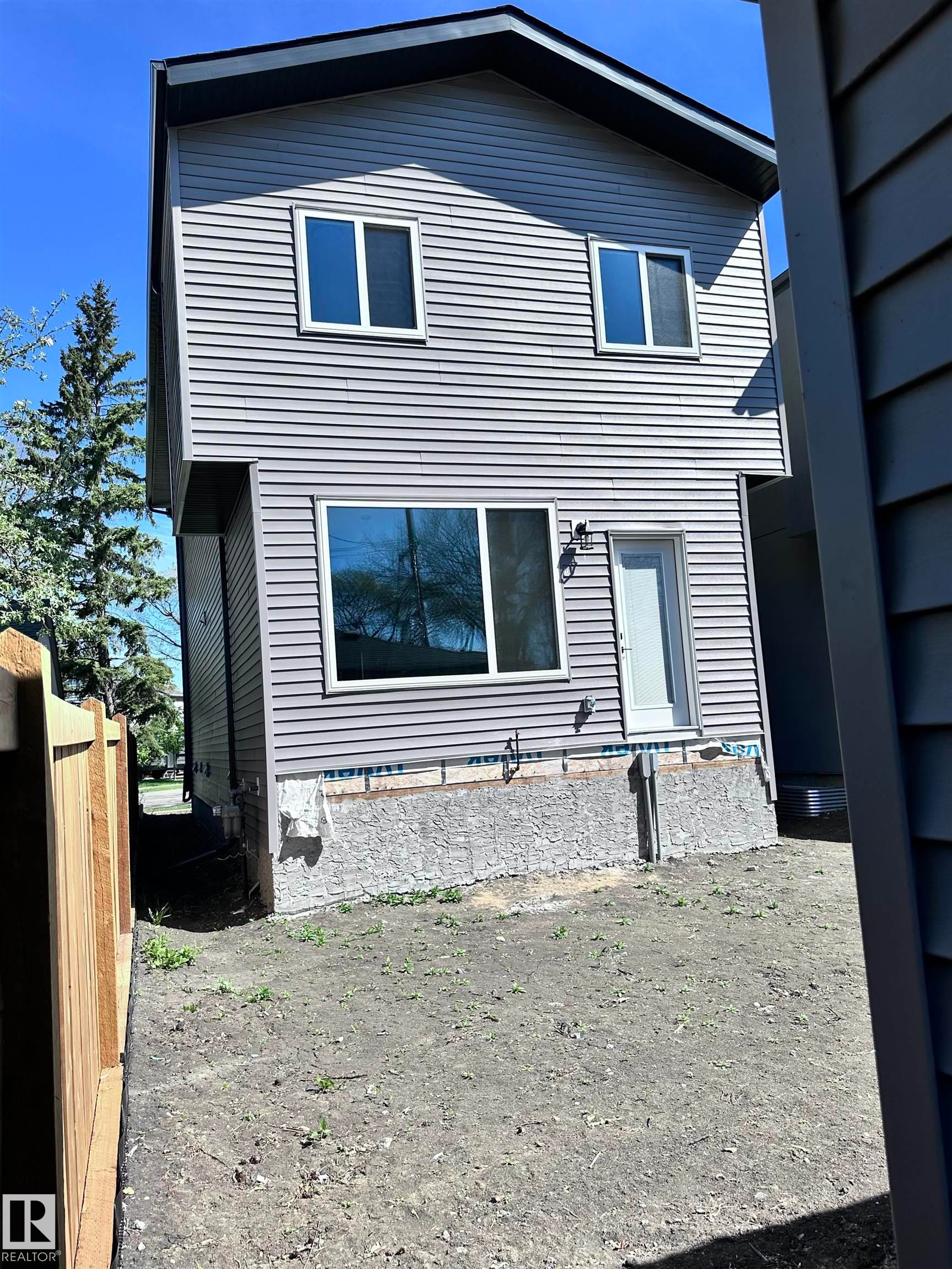 7605 92 Avenue, Edmonton, AB - Outdoor With Exterior