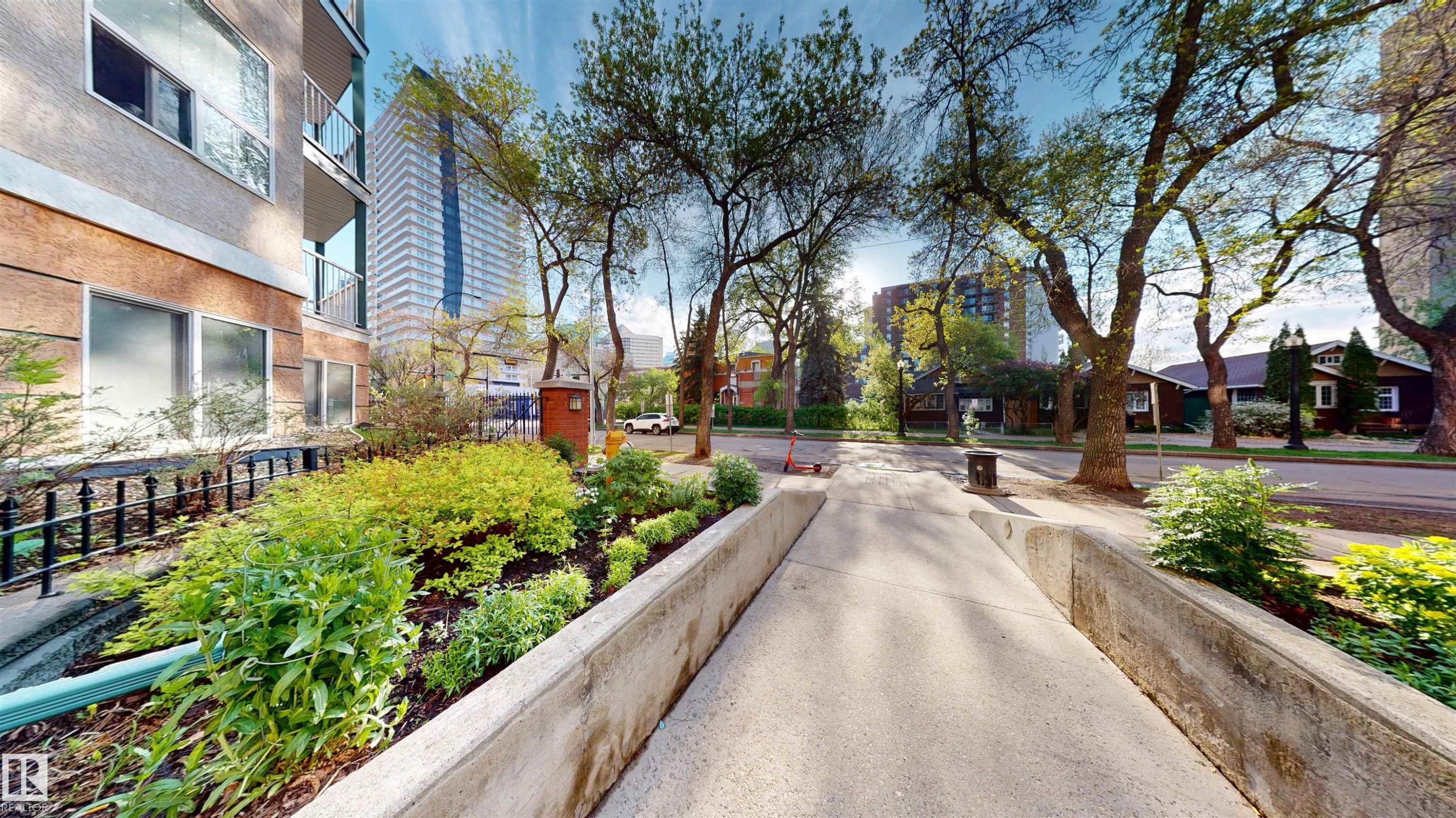 View of property's community - 115 9938 104 St, Edmonton, AB - Outdoor