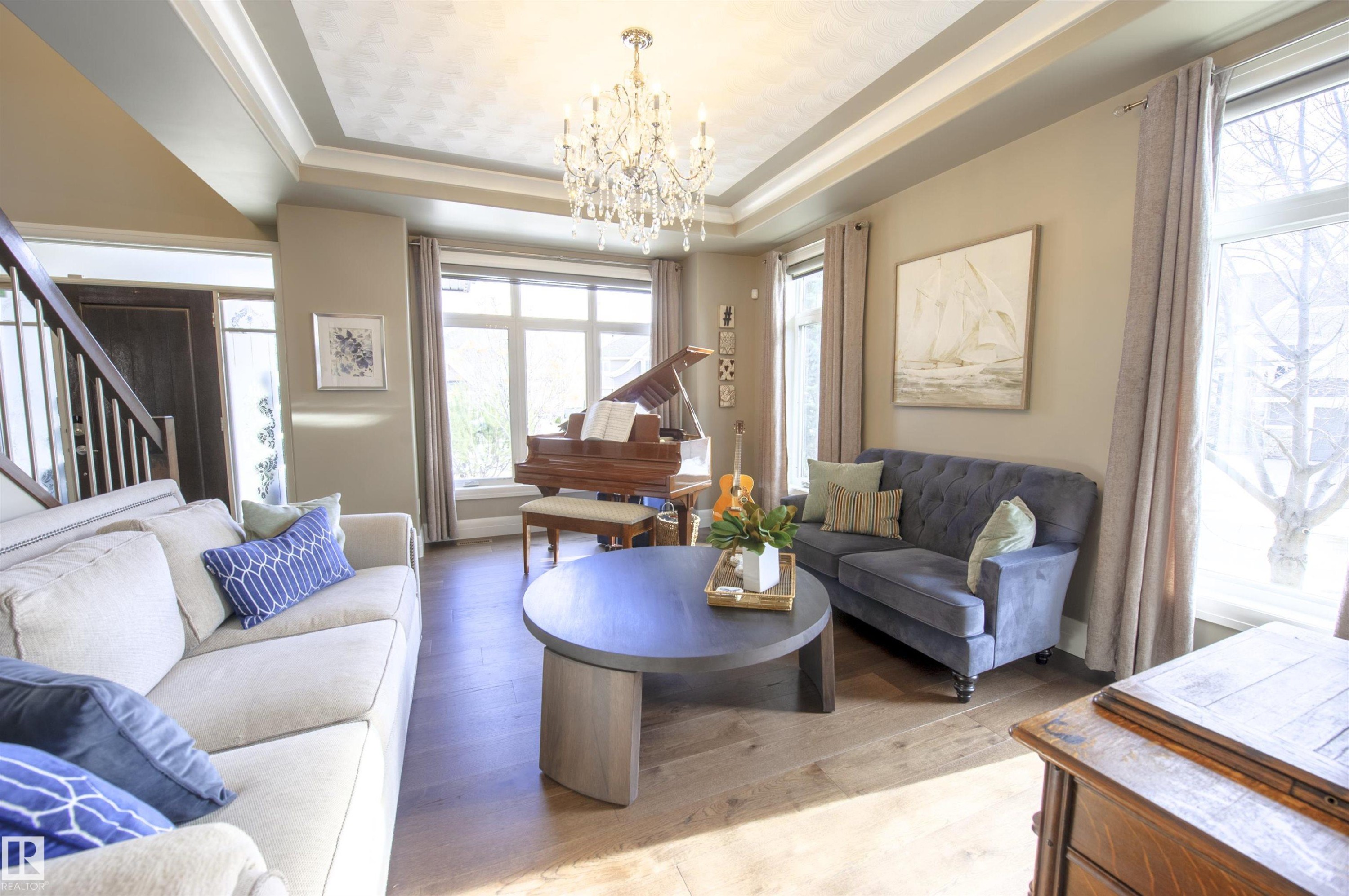 2525 Cameron Ravine Landing, Edmonton, AB - Indoor Photo Showing Living Room