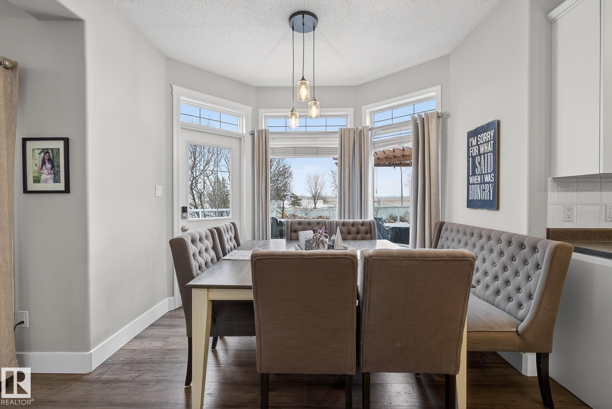 121 Galland Crescent, Edmonton, AB - Indoor Photo Showing Dining Room