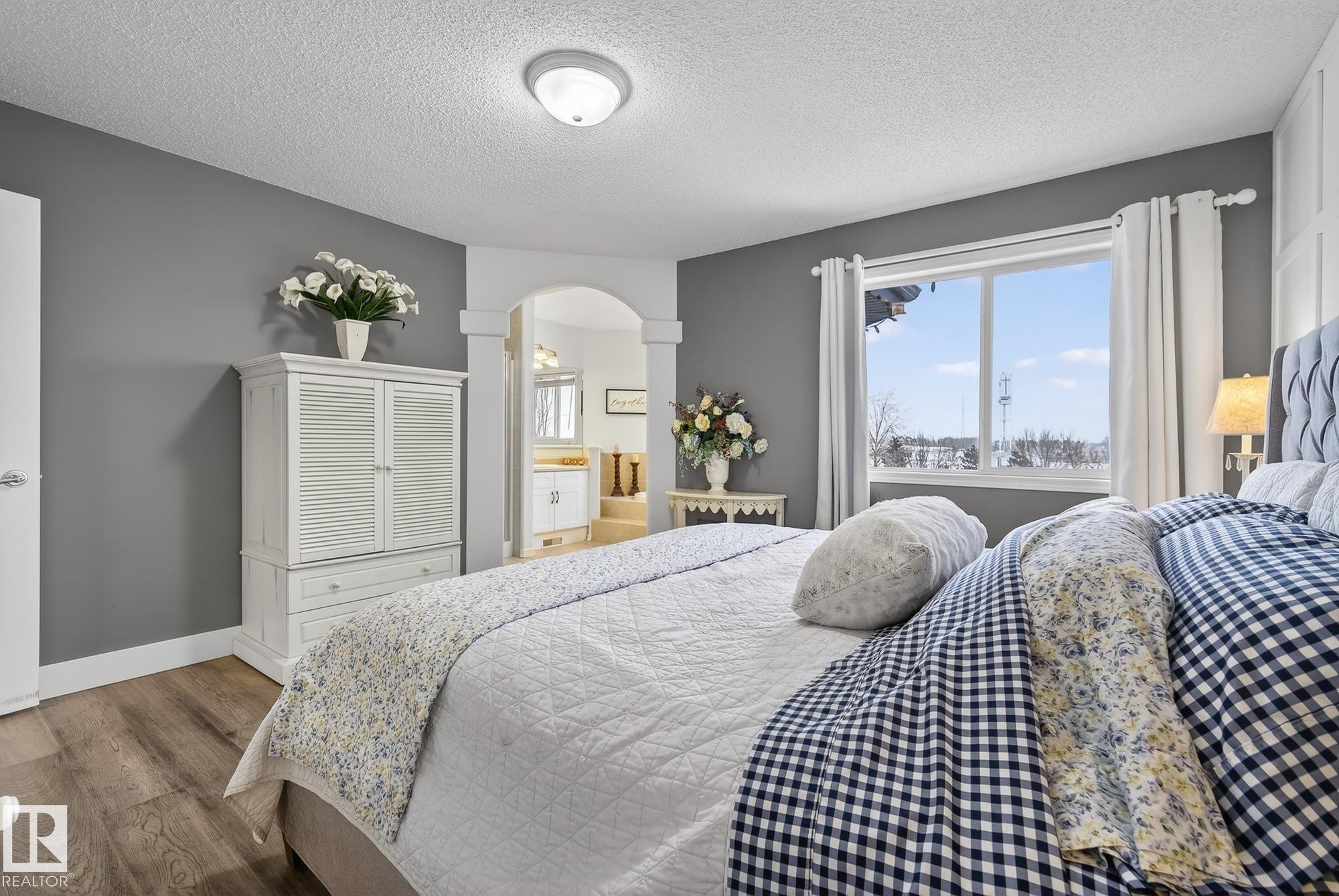 121 Galland Crescent, Edmonton, AB - Indoor Photo Showing Bedroom