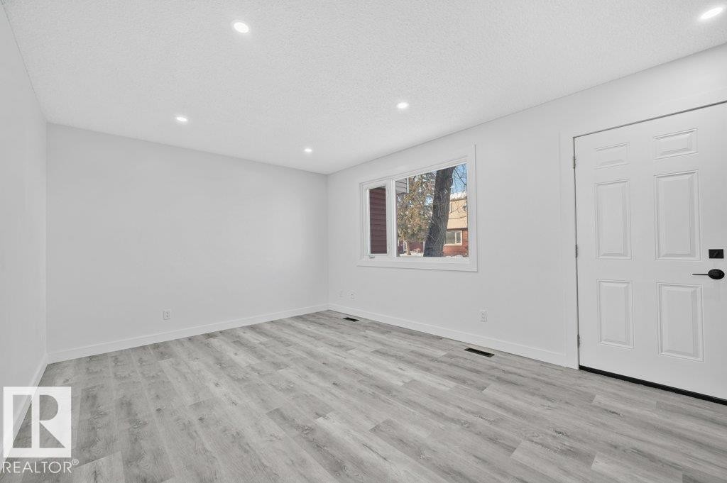 72 Habitat Crescent, Edmonton, AB - Indoor Photo Showing Other Room