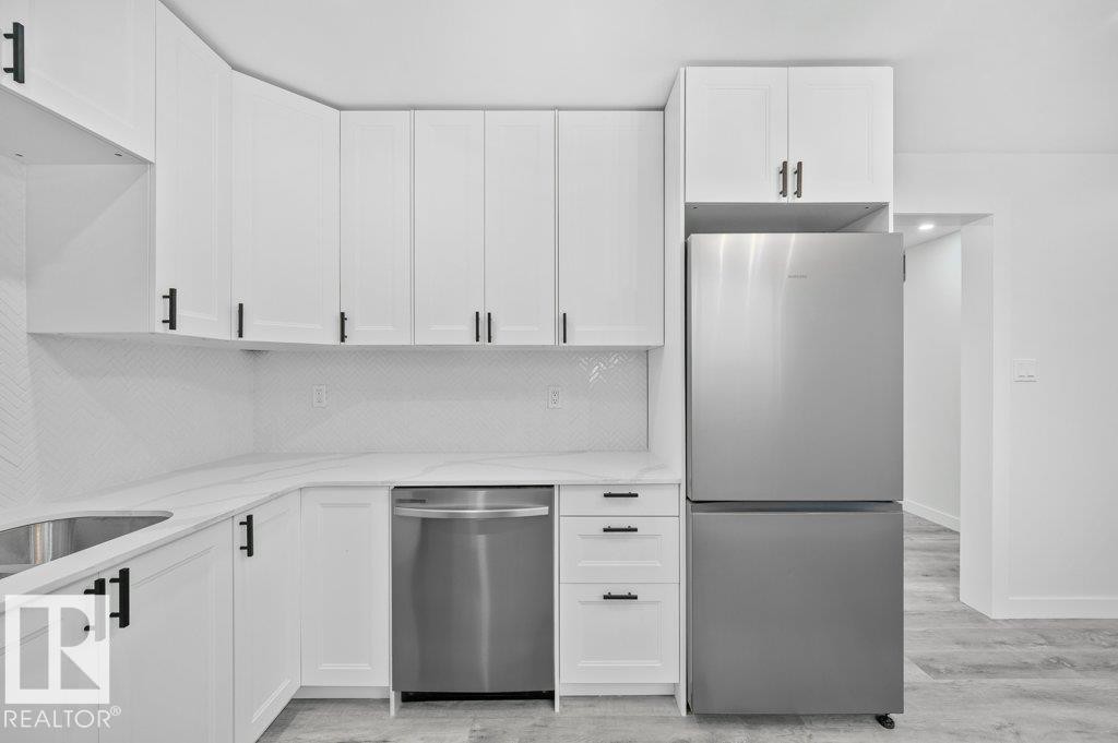 72 Habitat Crescent, Edmonton, AB - Indoor Photo Showing Kitchen