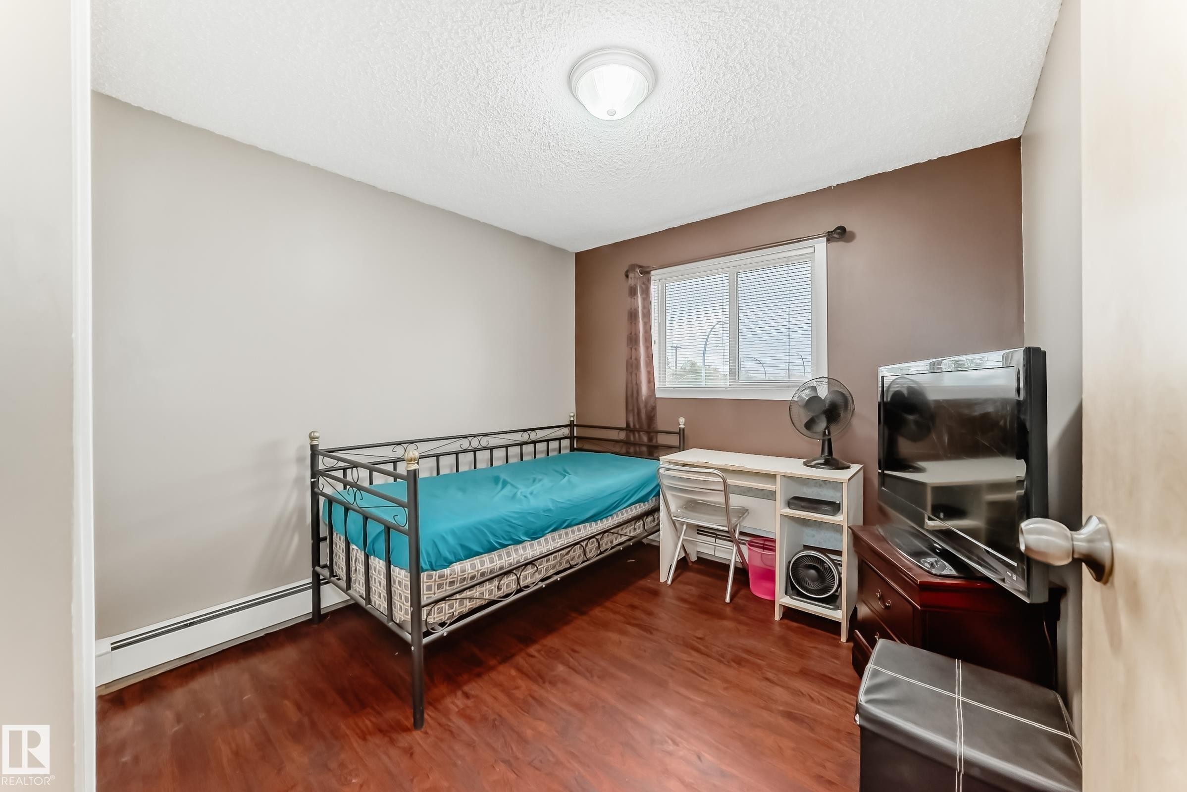 305 12710 127 Street, Edmonton, AB - Indoor Photo Showing Bedroom