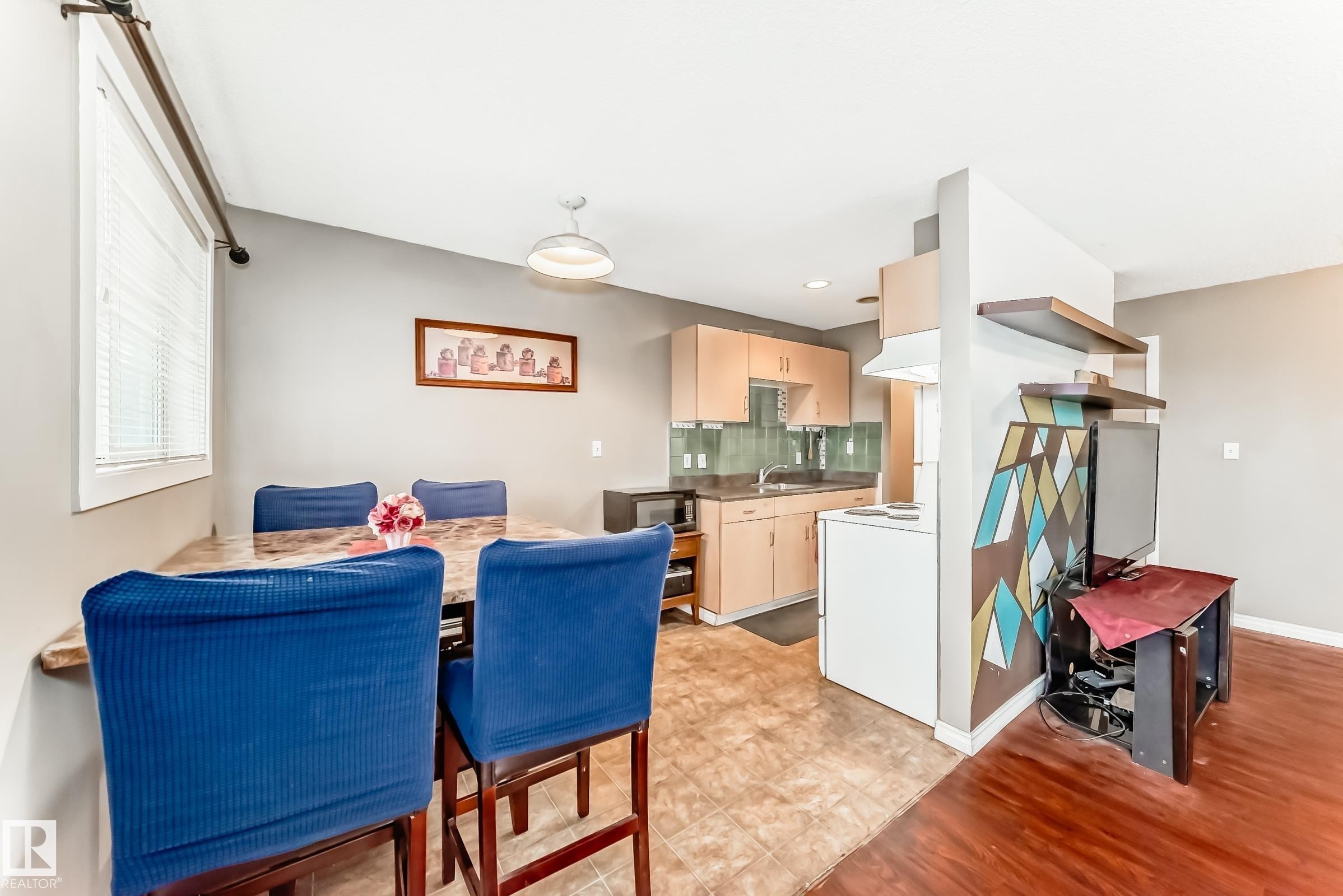 305 12710 127 Street, Edmonton, AB - Indoor